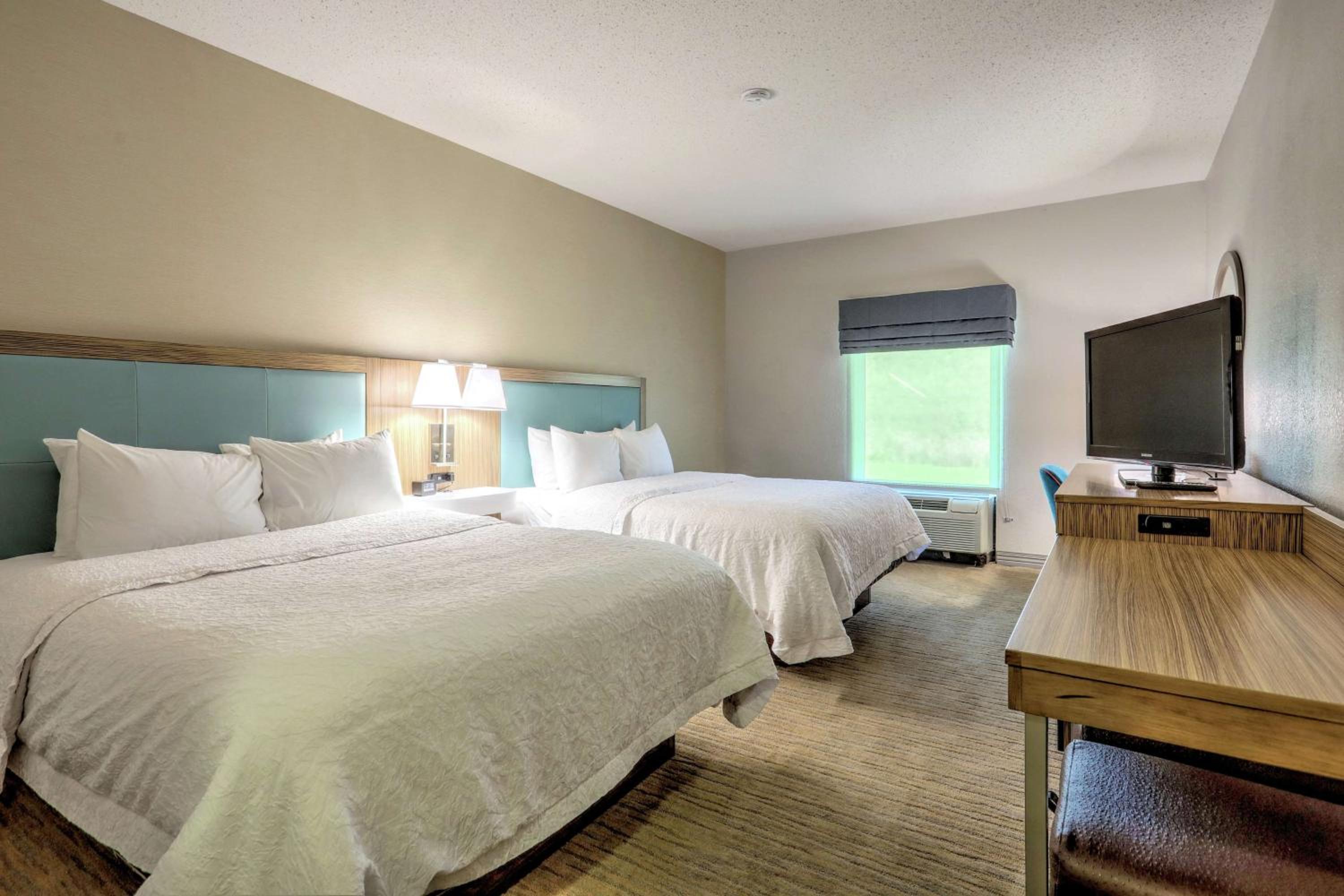 Queen Room with Two Queen Beds - Hearing Access/Non-Smoking