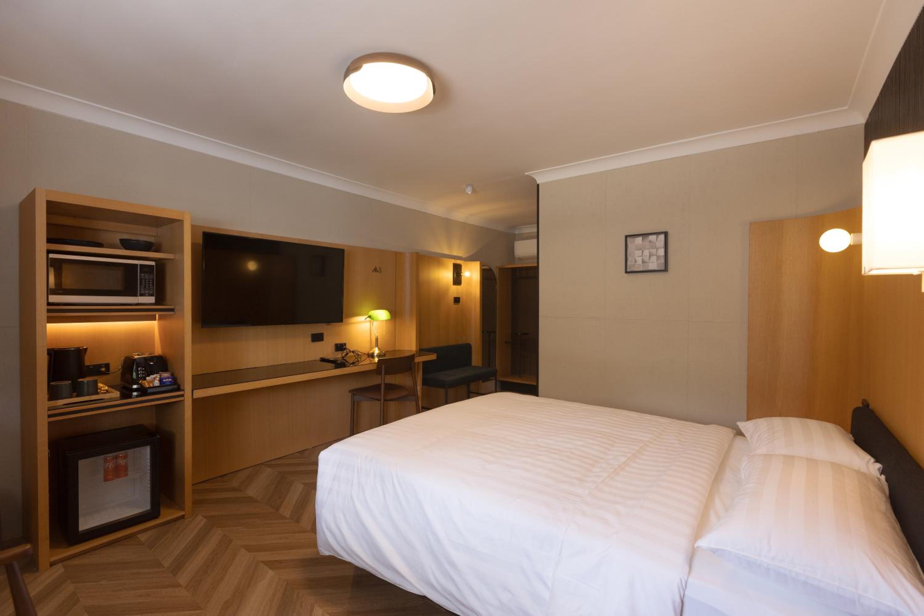 Queen Room - Disability Access