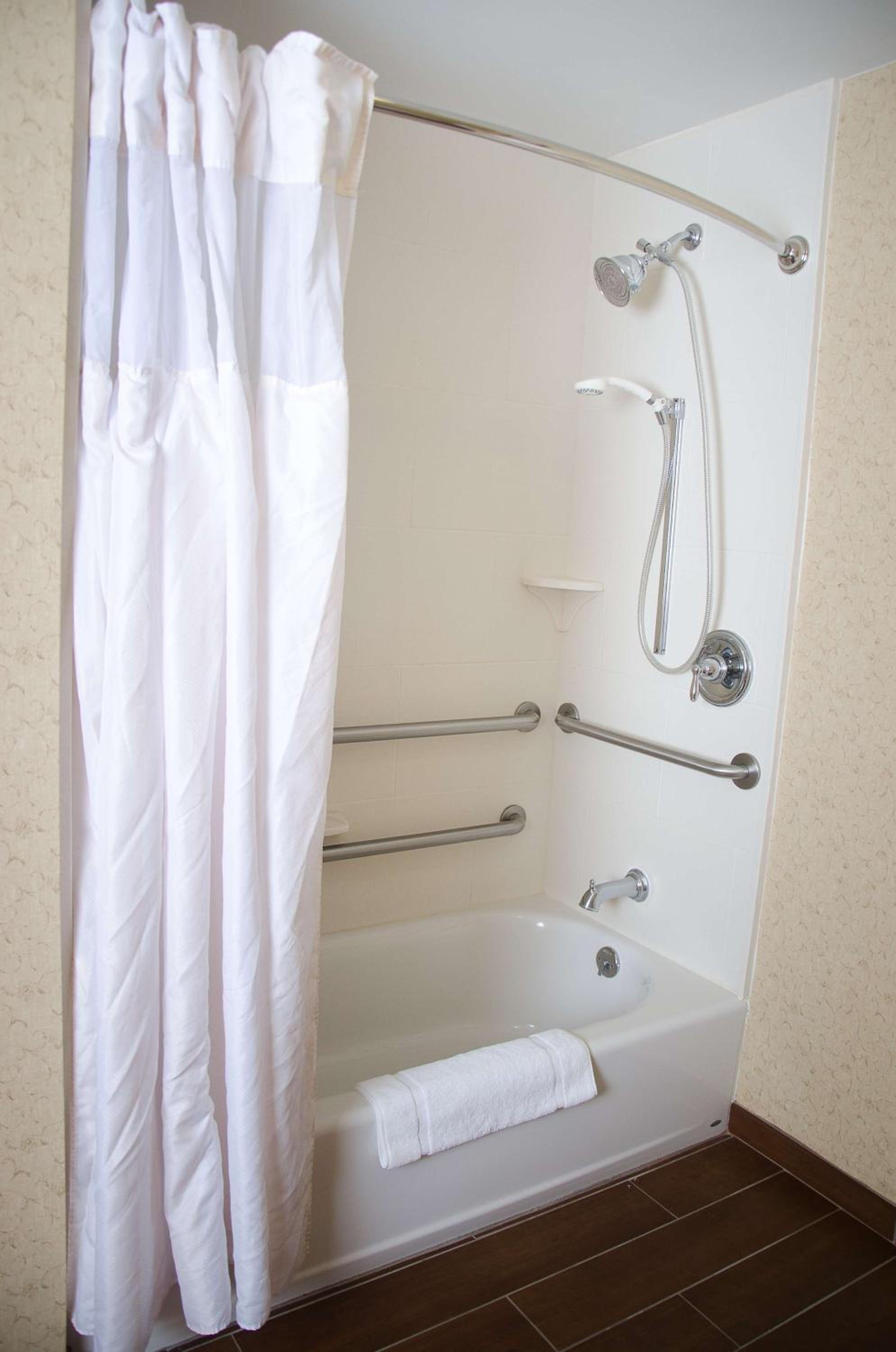 Junior King Suite - Mobility/Hearing Accessible