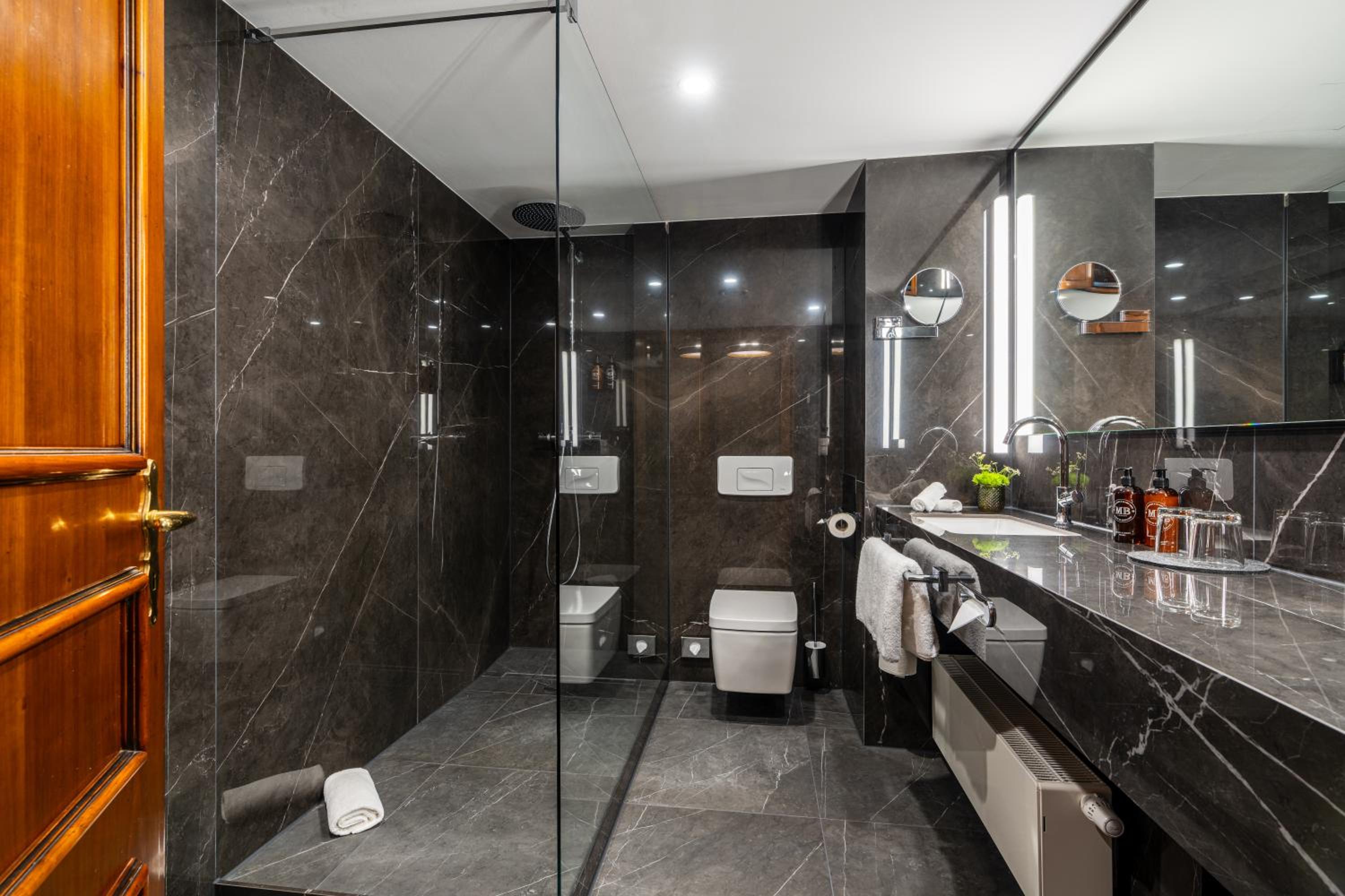 One-Bedroom Superior Double Room