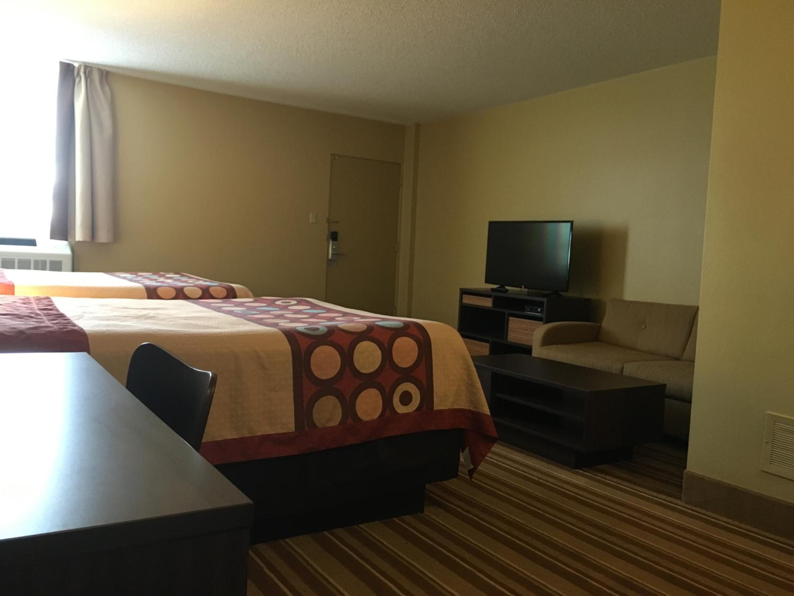 Queen Studio Suite With Two Queen Beds - Ground Floor/Non-Smoking