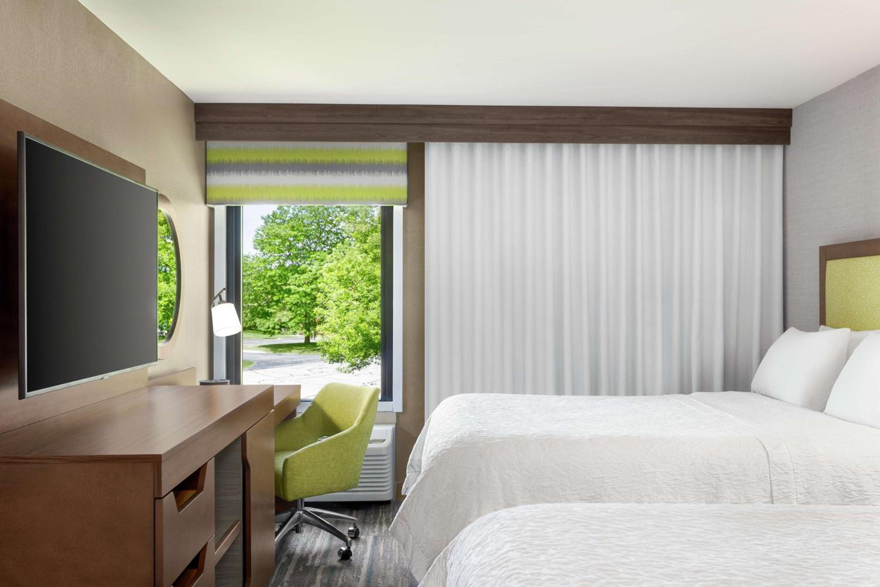 Room with Two Queen Beds - Non-Smoking