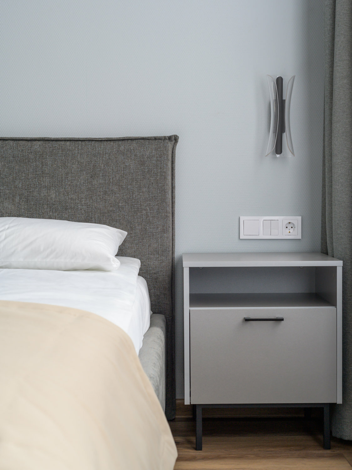 Бизнес с двуспальной кроватью и диваном №2