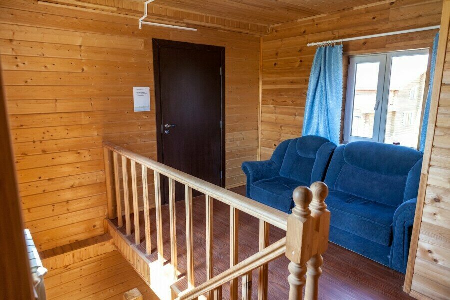 Стандартный двухместный номер с 2 отдельными кроватями и общей ванной комнатой