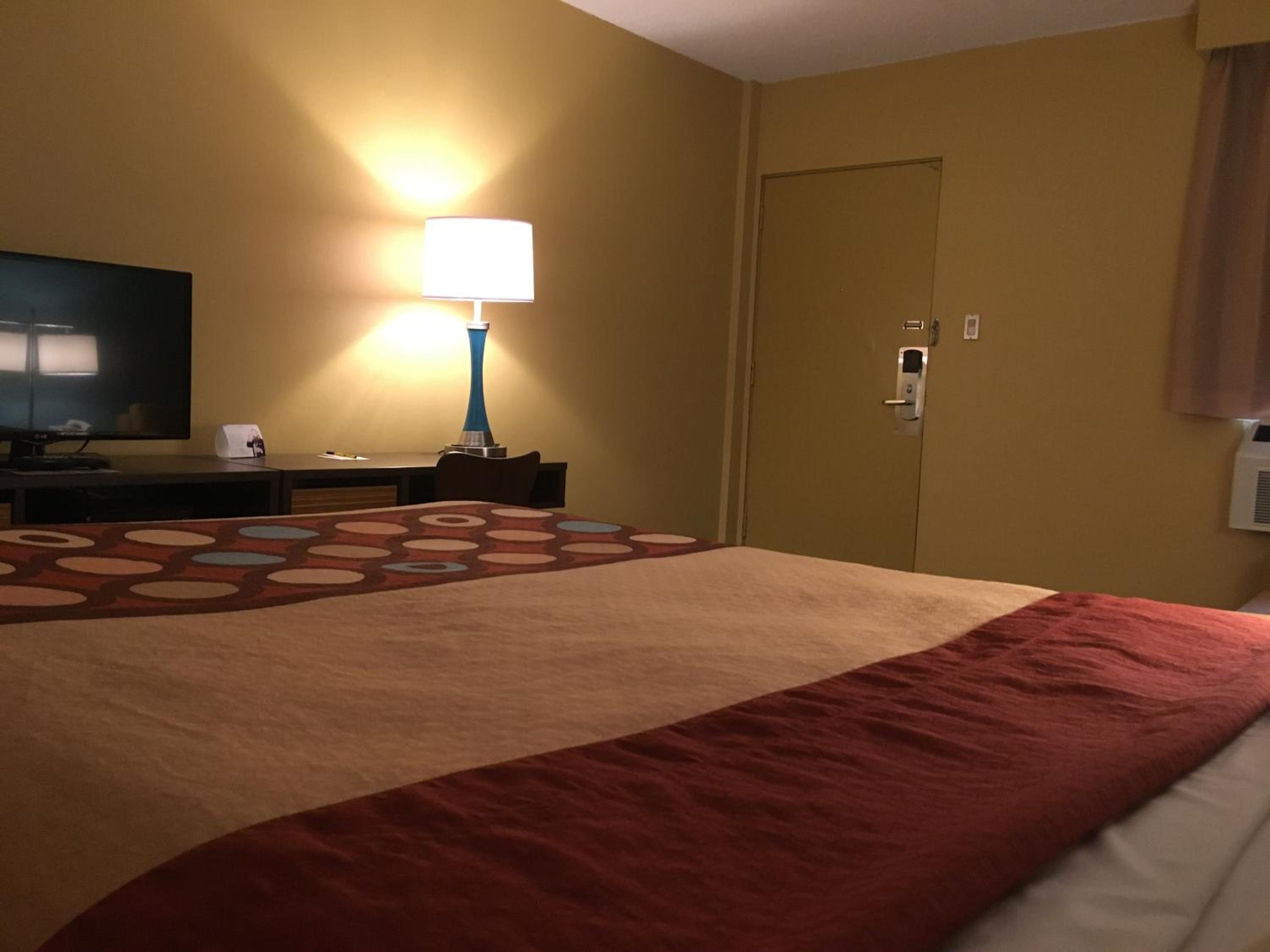 Queen Room - Ground Floor/Non-Smoking
