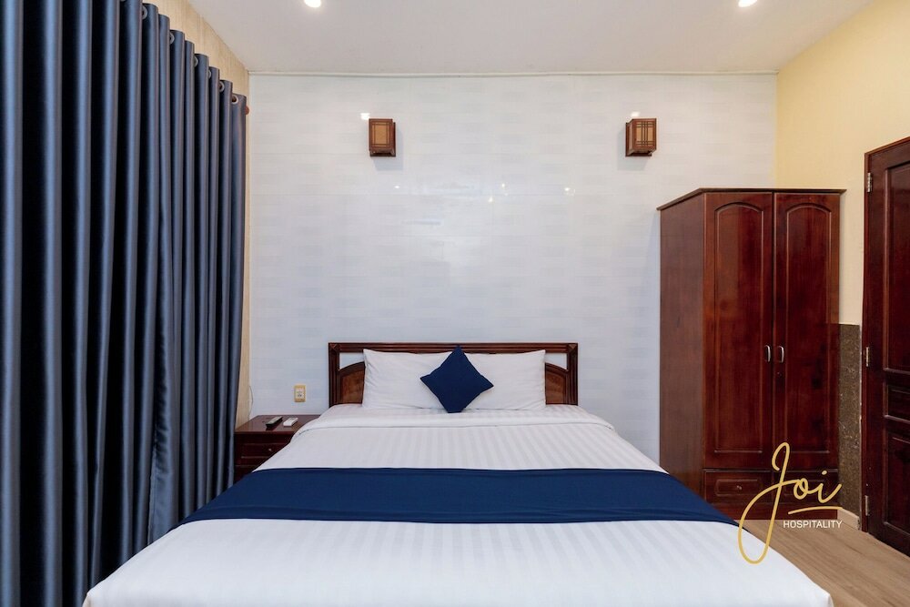 Standard Double Room, No Windows