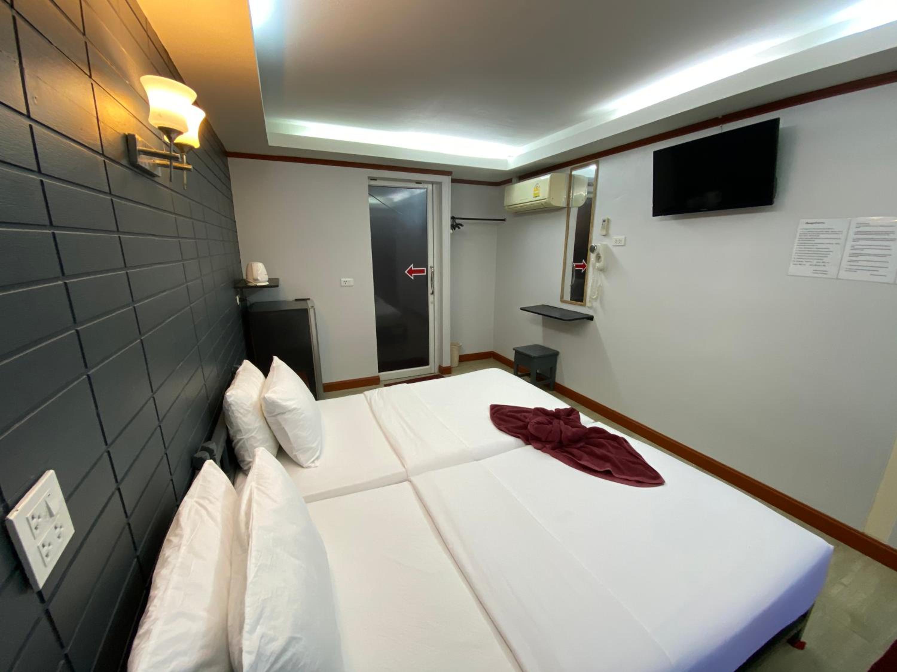Economy Twin Room