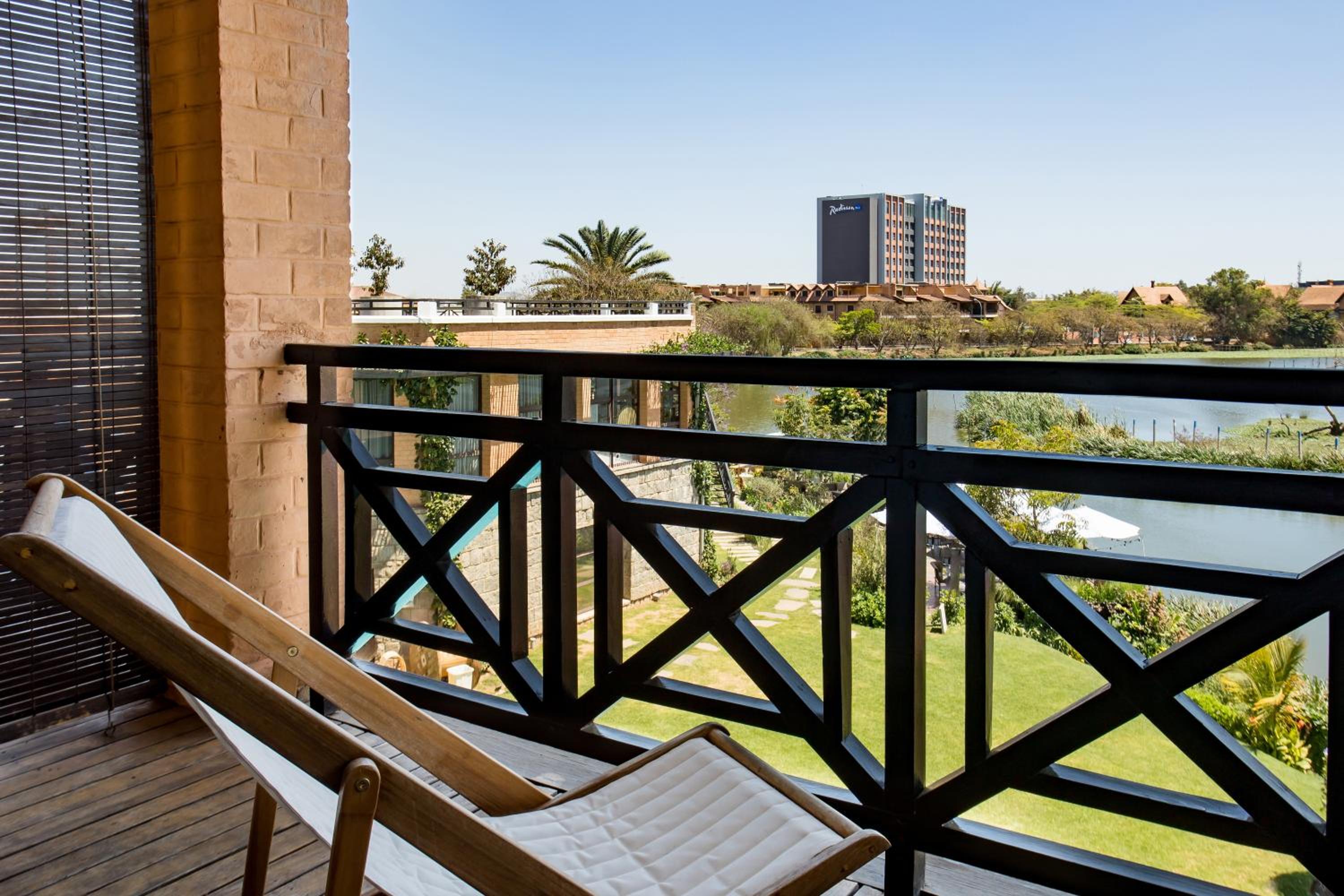 Superior Room with Balcony and Lake View