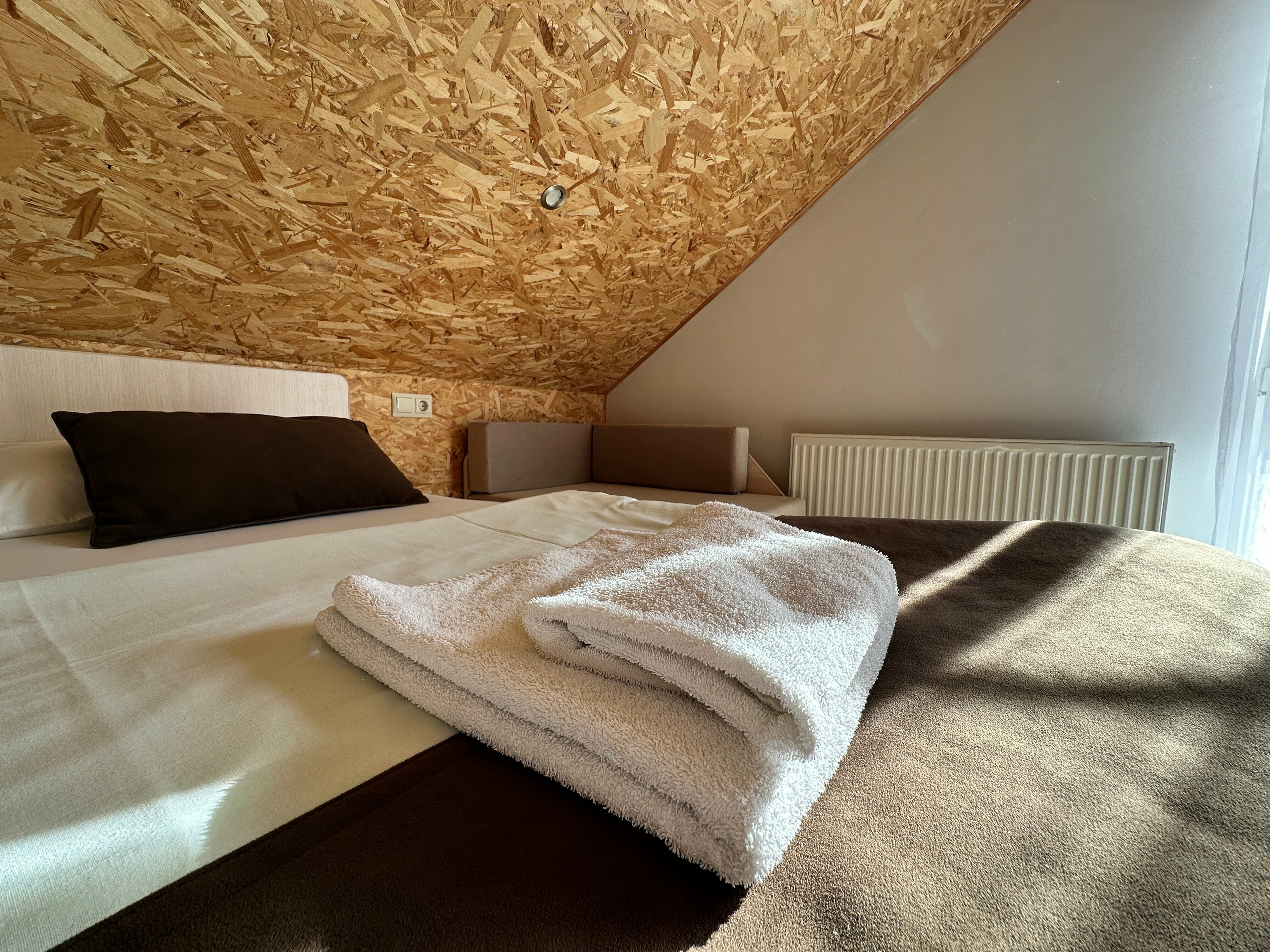 Трехместный номер Мансарда