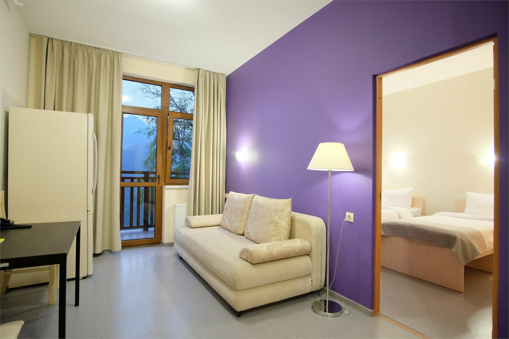 Двухкомнатный с балконом