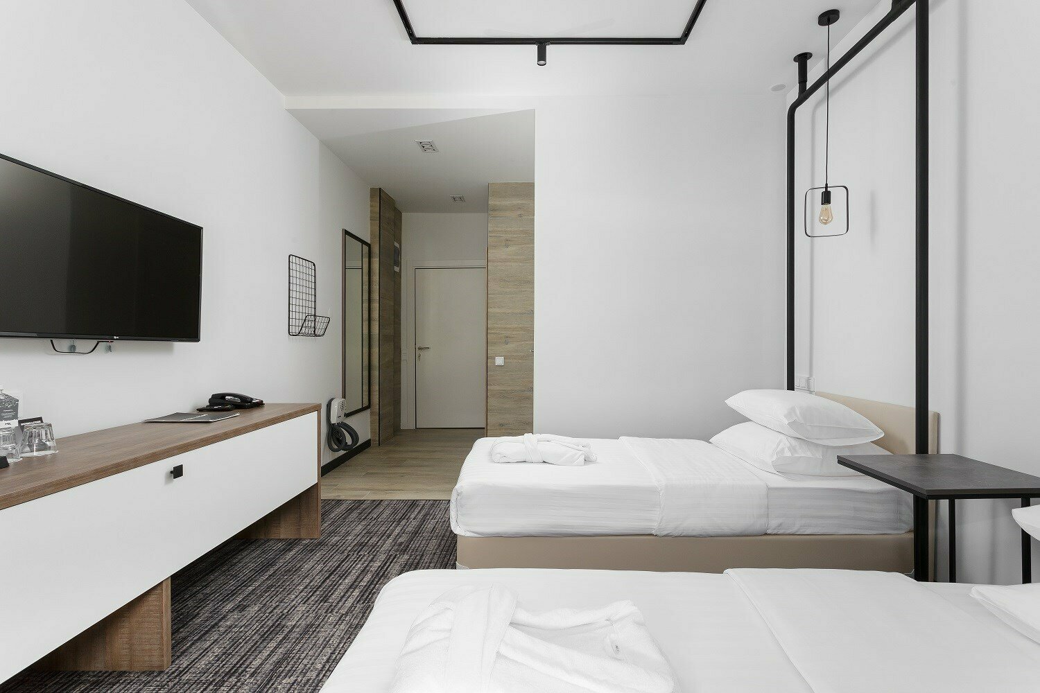 Superior (2 раздельные кровати, душ)