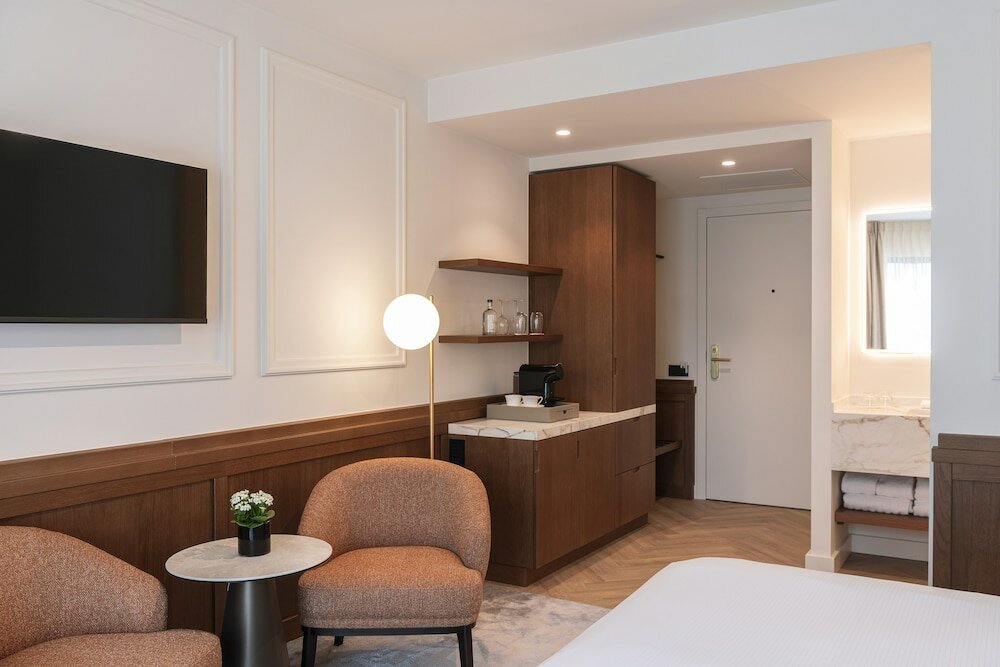 Pavilion Room, Castle view