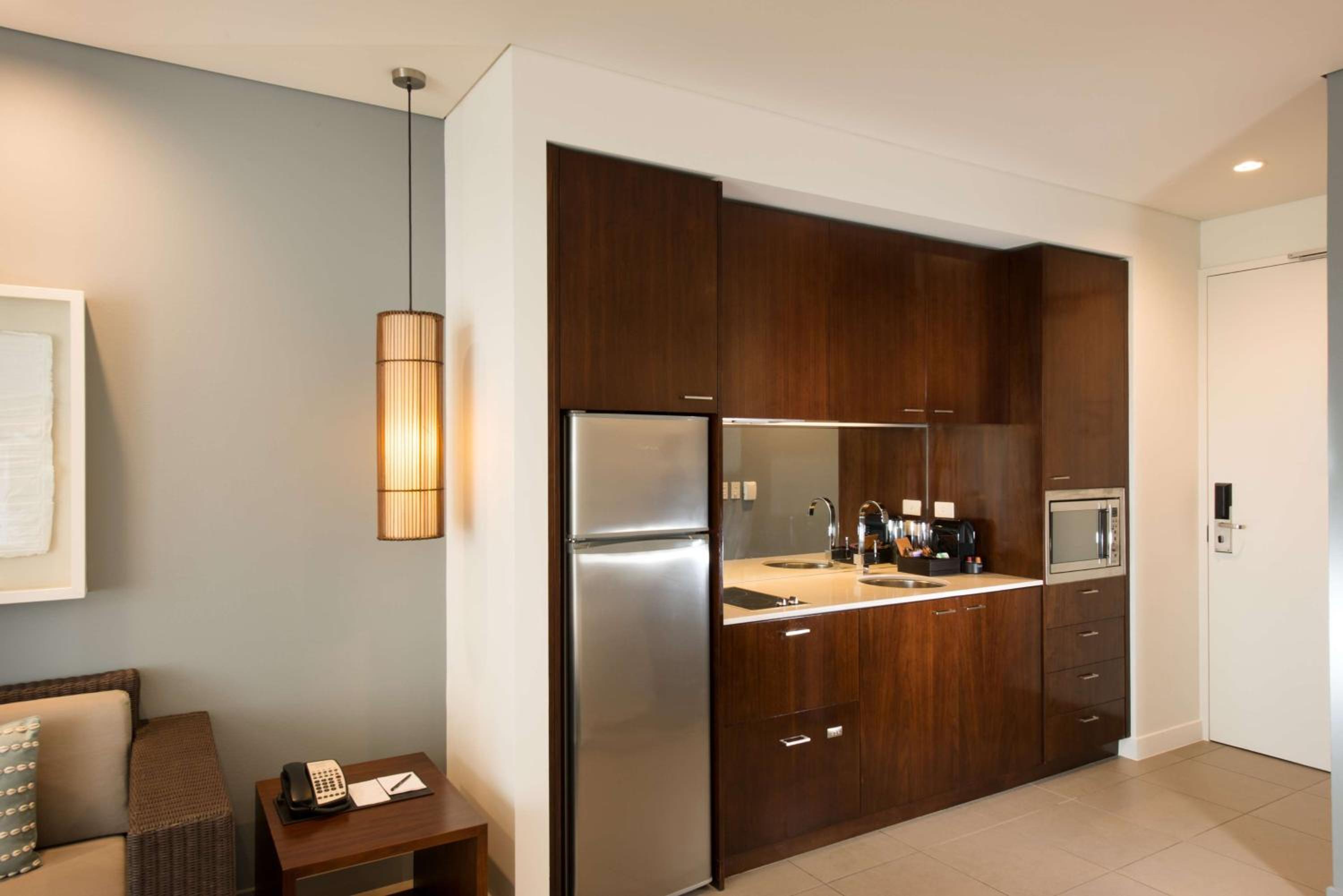 Deluxe One-Bedroom Suite - Beach Front