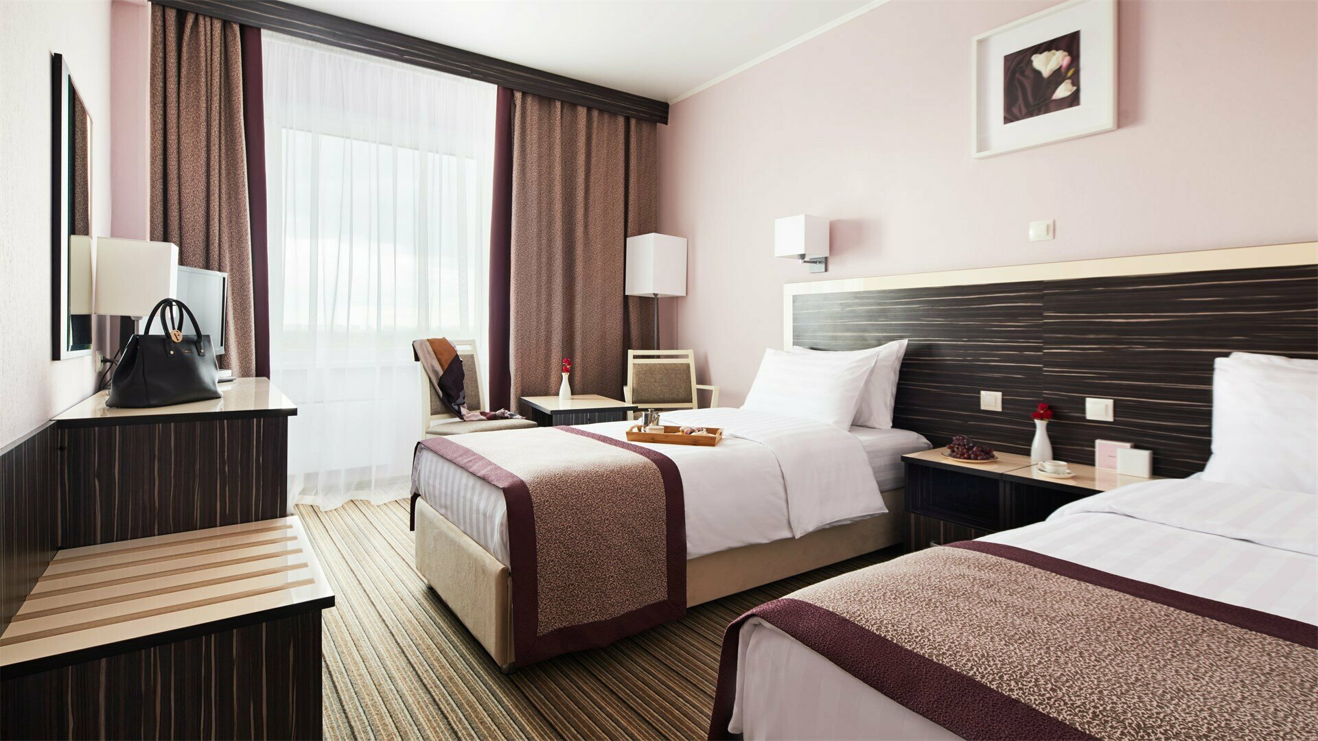 (ИЗМАЙЛОВО ОТЕЛЬ ДЕЛЬТА 4*) -ПЕРВЫЙ КЛАСС С ДВУМЯ КРОВАТЯМИ