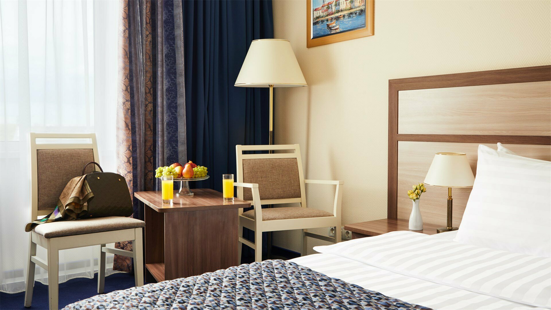 (ИЗМАЙЛОВО ОТЕЛЬ ДЕЛЬТА 4*) -СТАНДАРТ С ШИРОКОЙ КРОВАТЬЮ