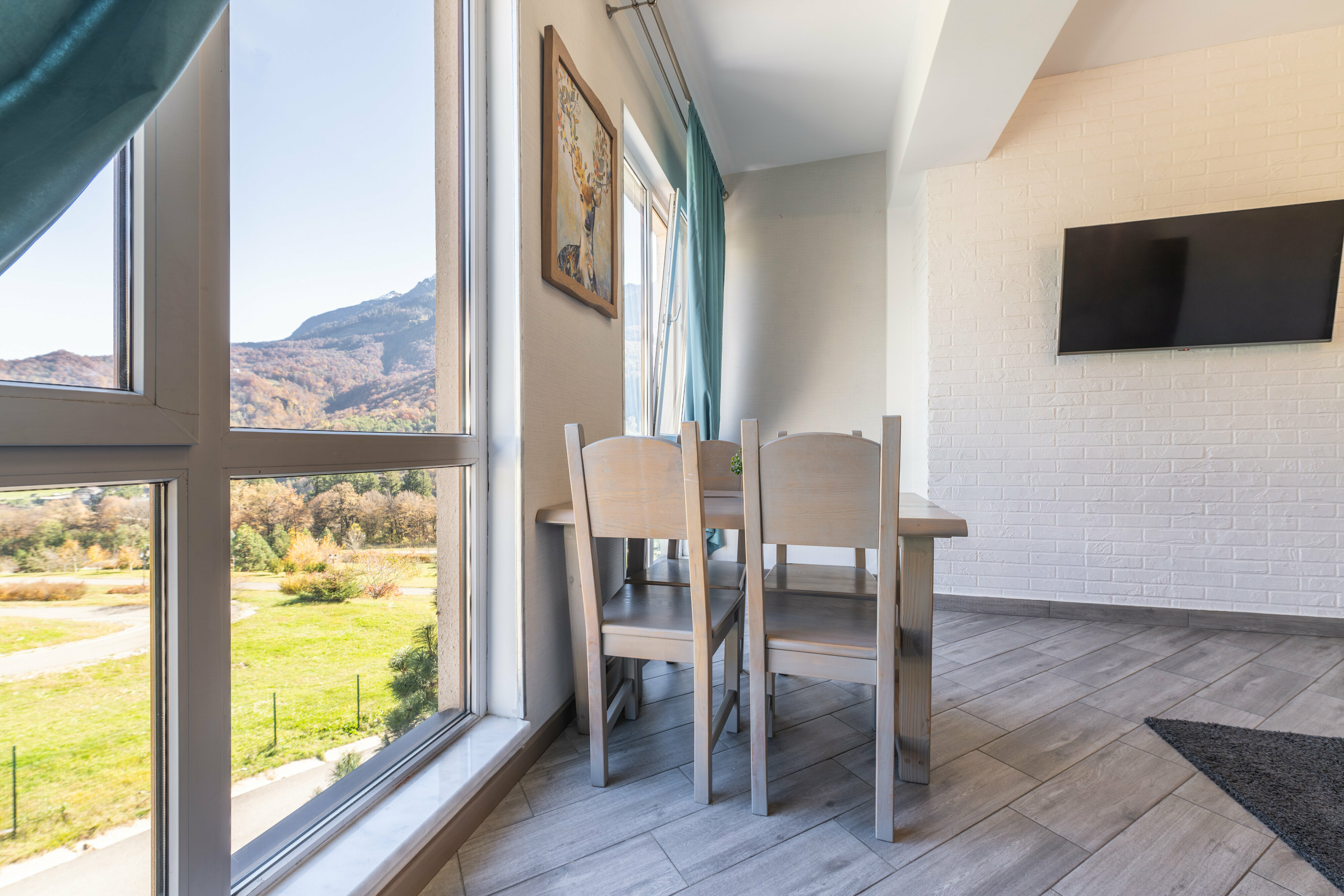 АПАРТАМЕНТЫ «ЗОЛОТЫЕ ЛУЧИ ГОР» |№7 | 3 этаж