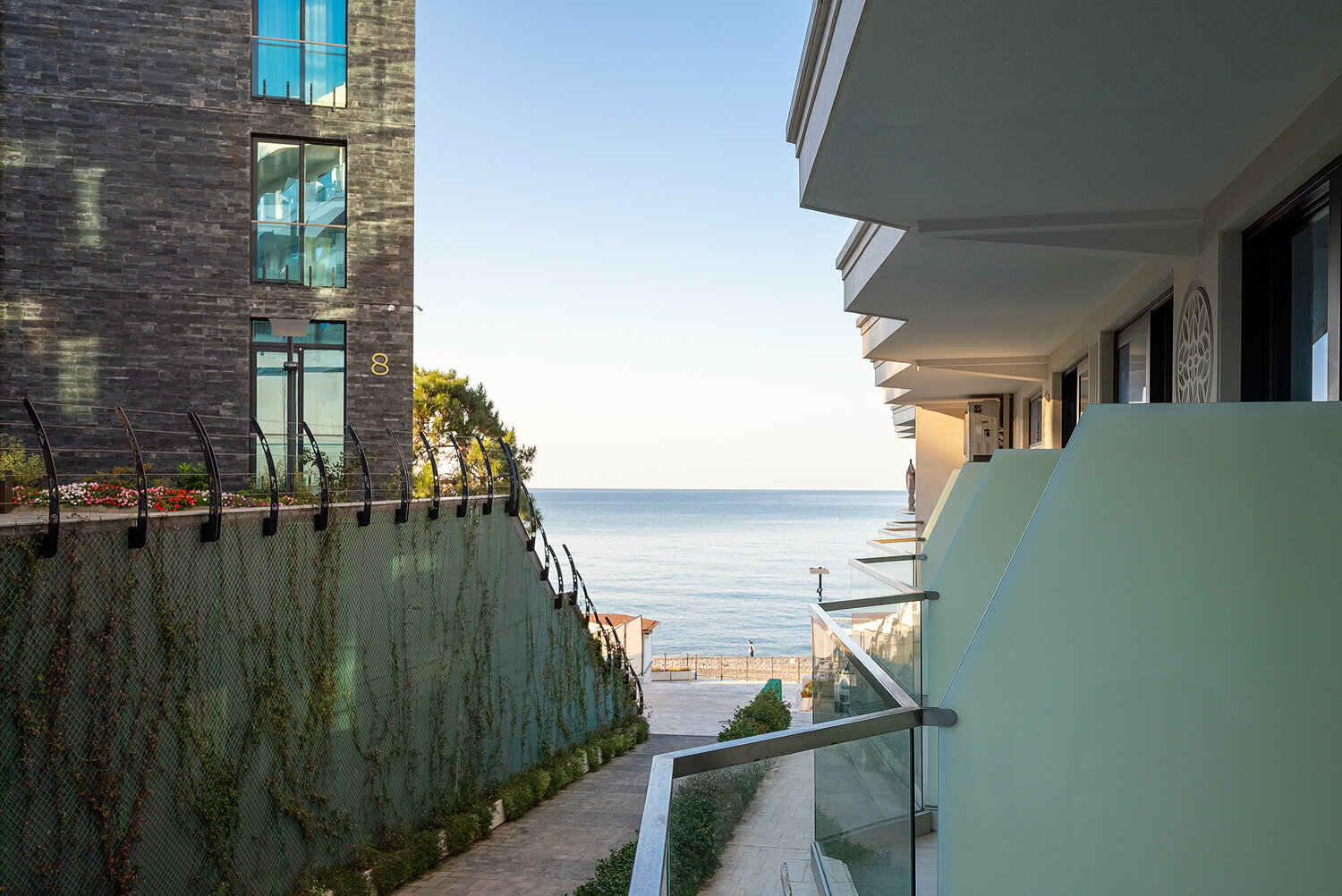 Студия с боковым видом 215