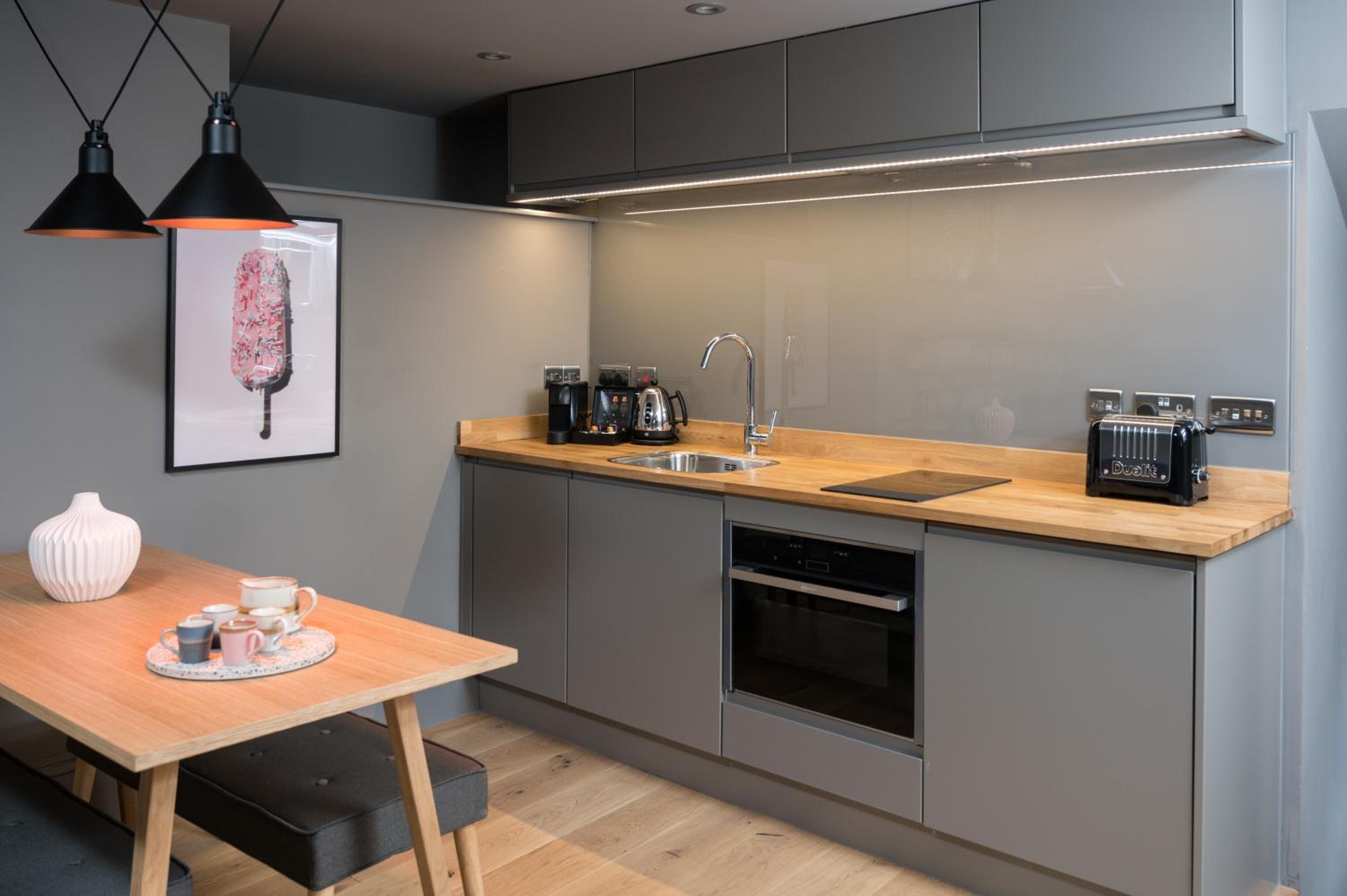 One-Bedroom Apartment