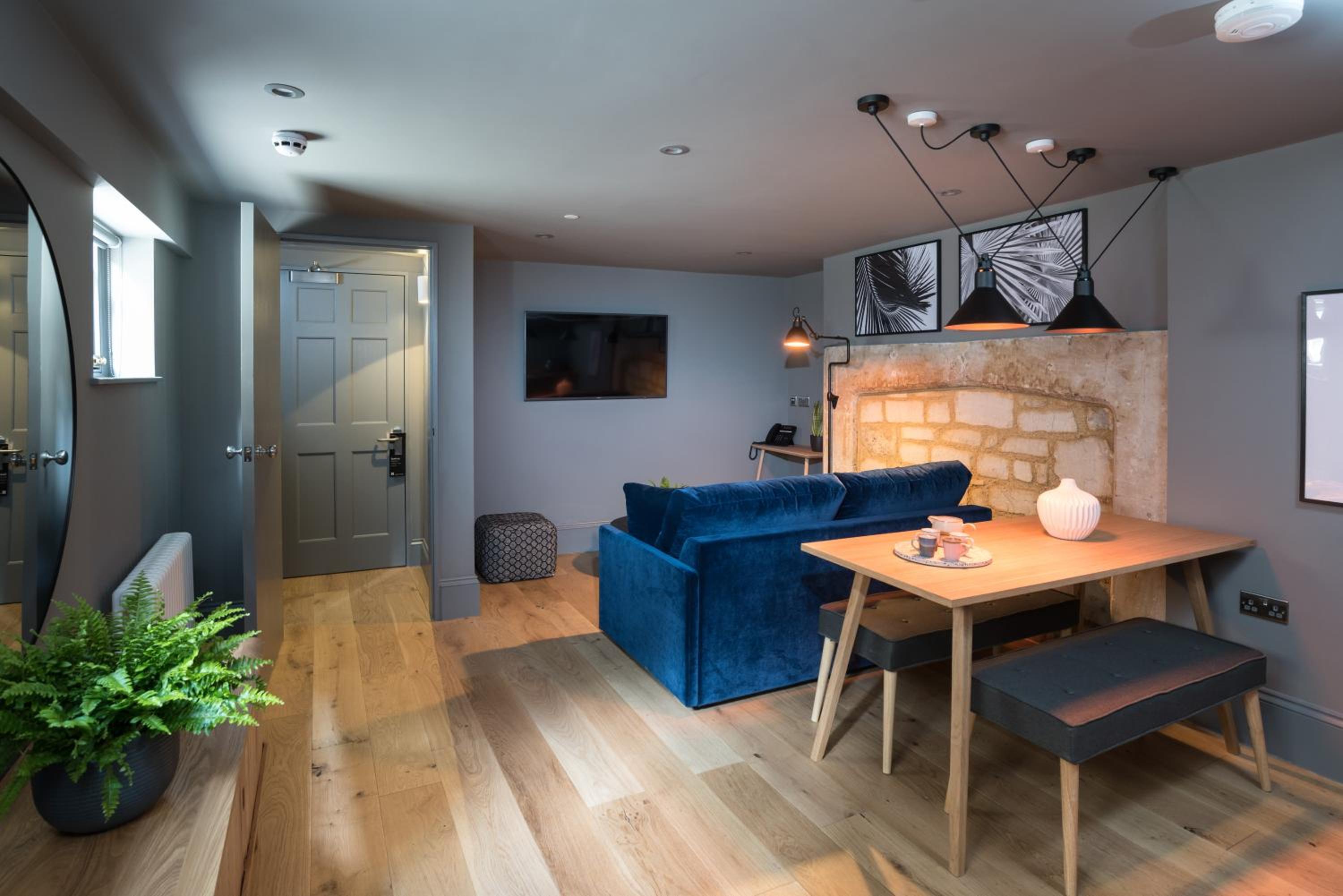 One-Bedroom Apartment