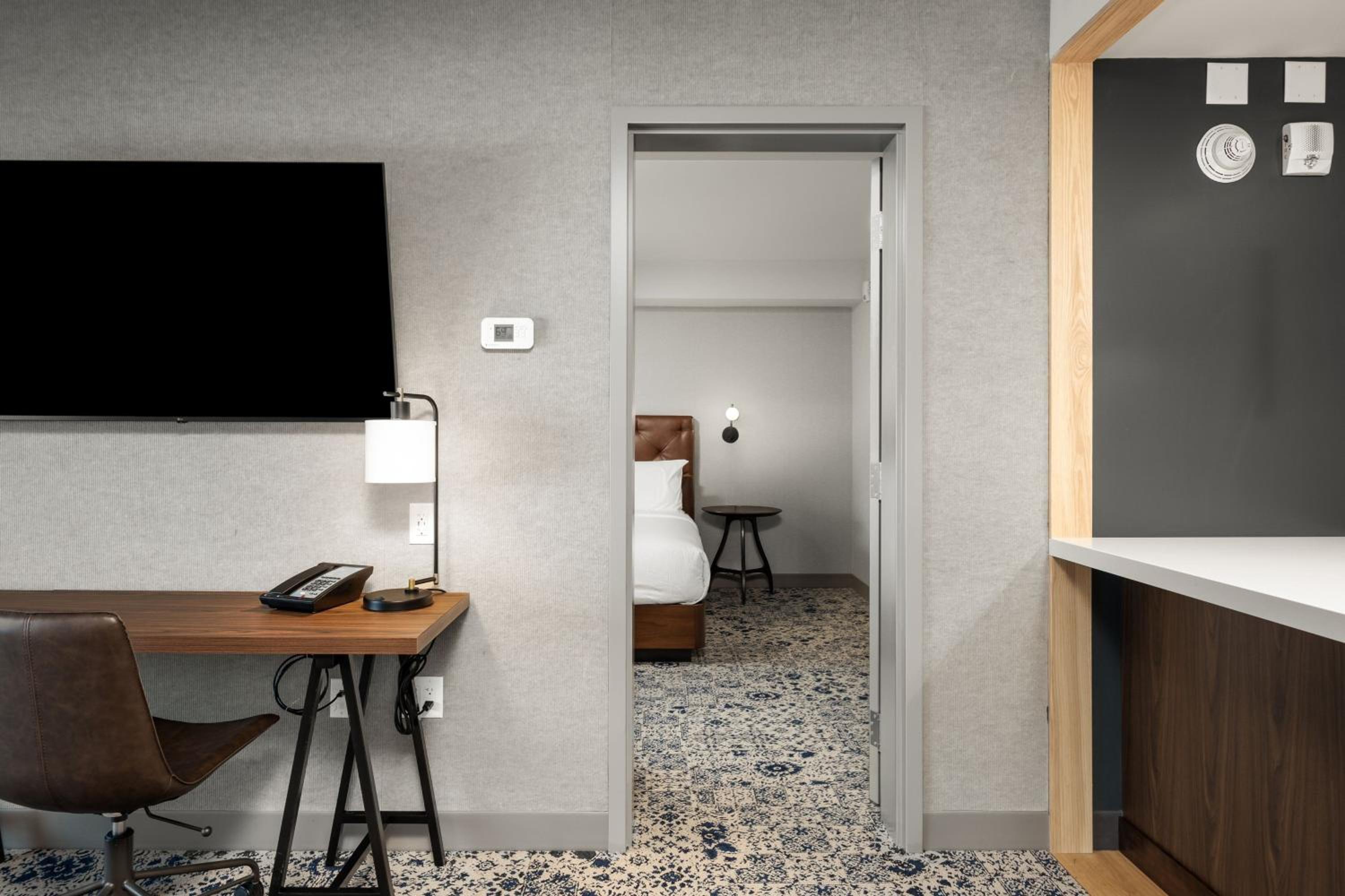 Premium 1 Bedroom Suite, 1 King, 1 Sofa bed