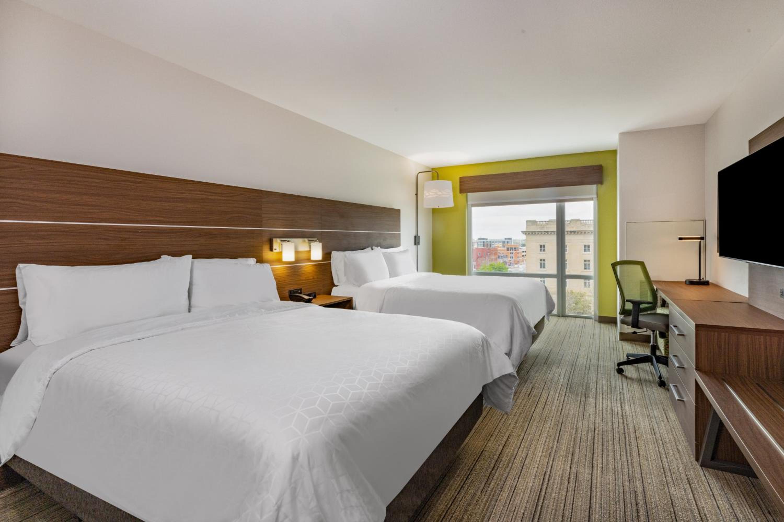 Room with Two Beds - Hearing Accessible - Non-Smoking