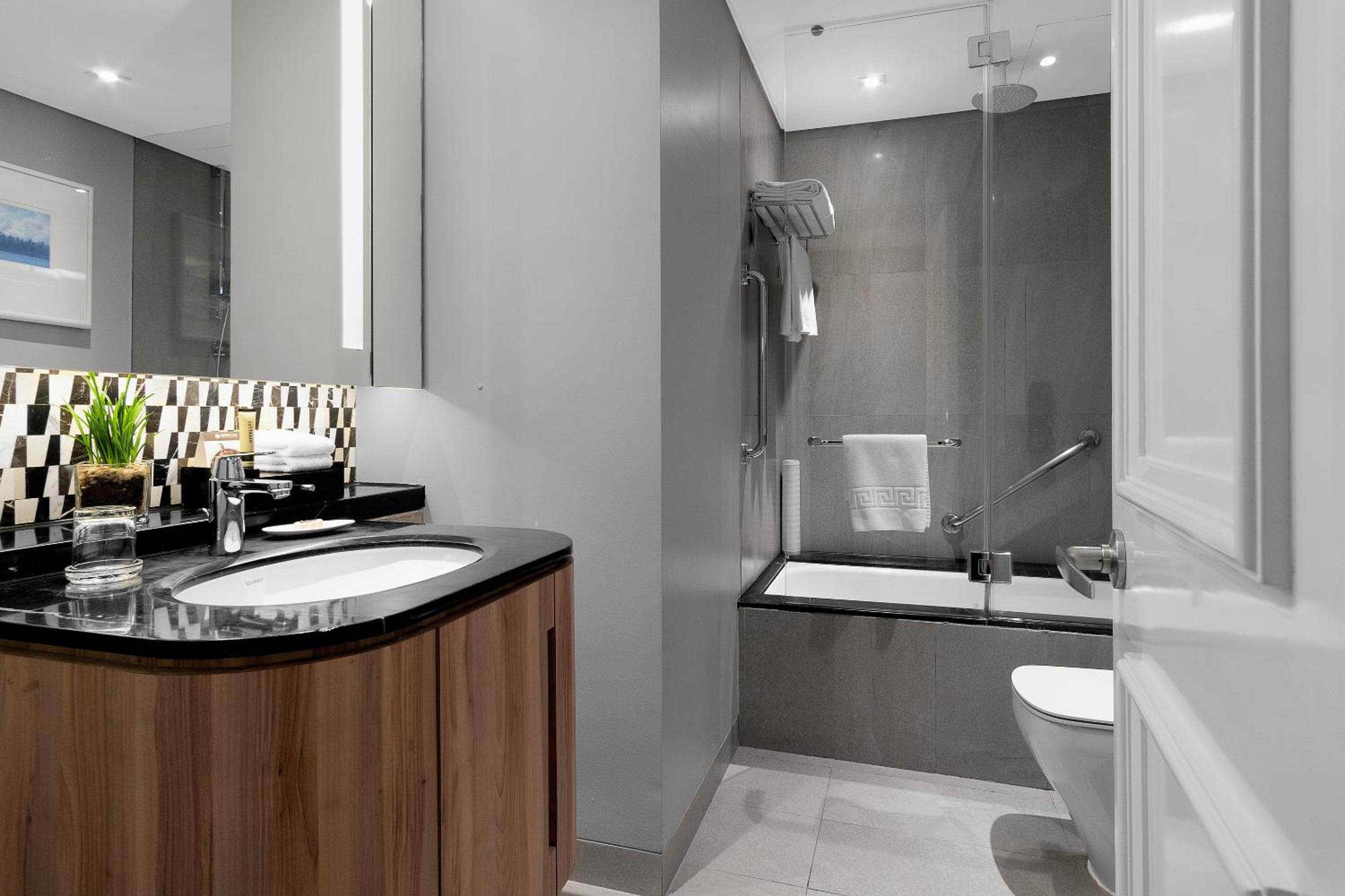 One-Bedroom Executive Suite 