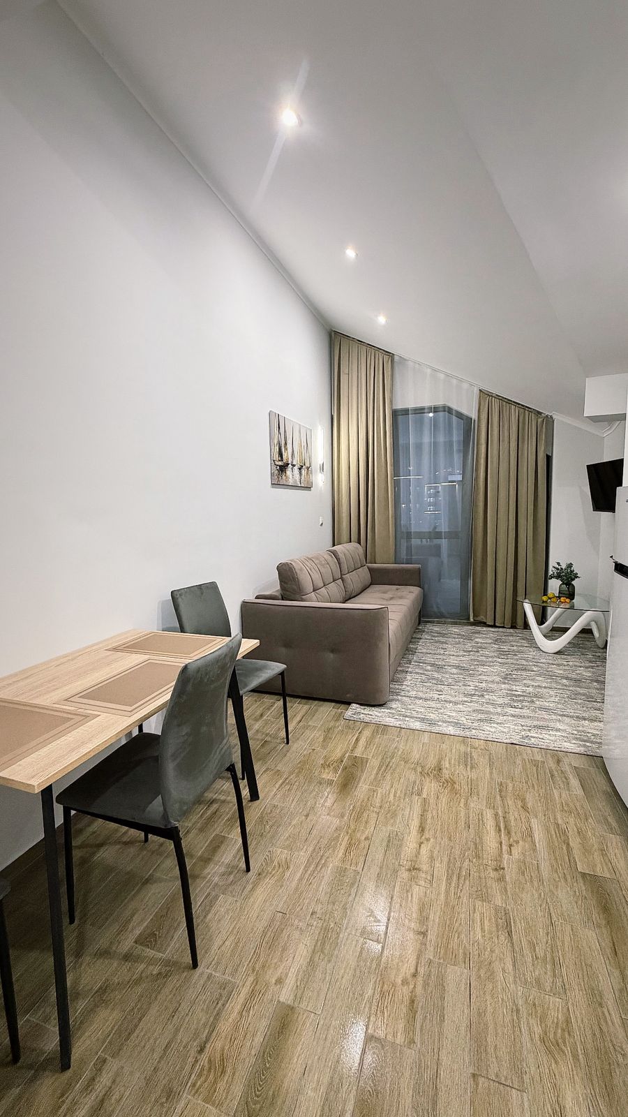 Апартаменты с балконом