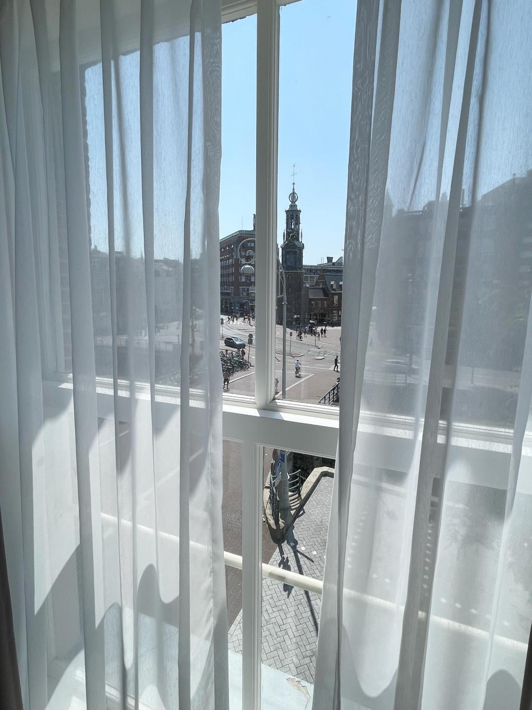 Studio - Split Level