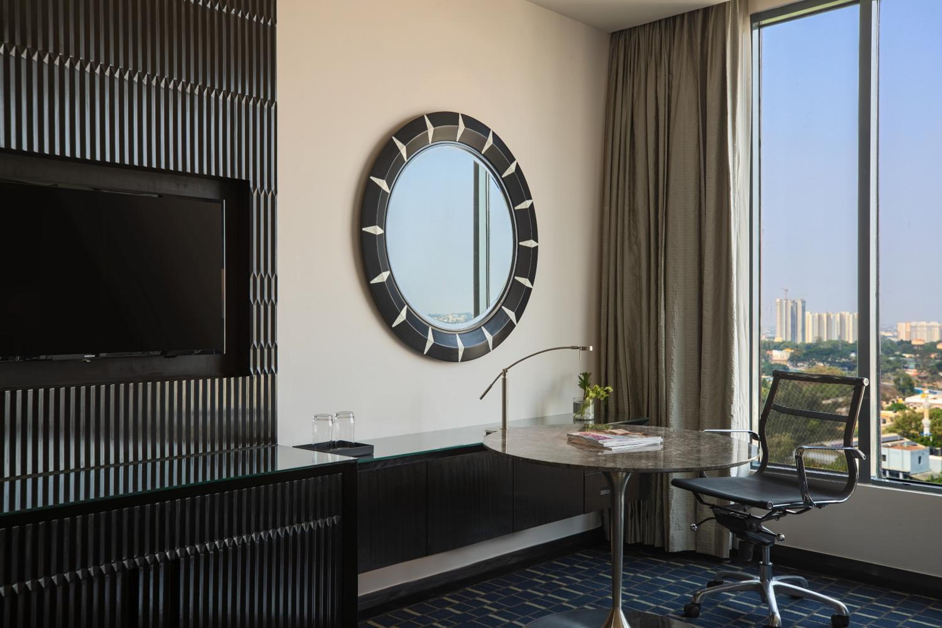 Executive King Room with Lounge Access