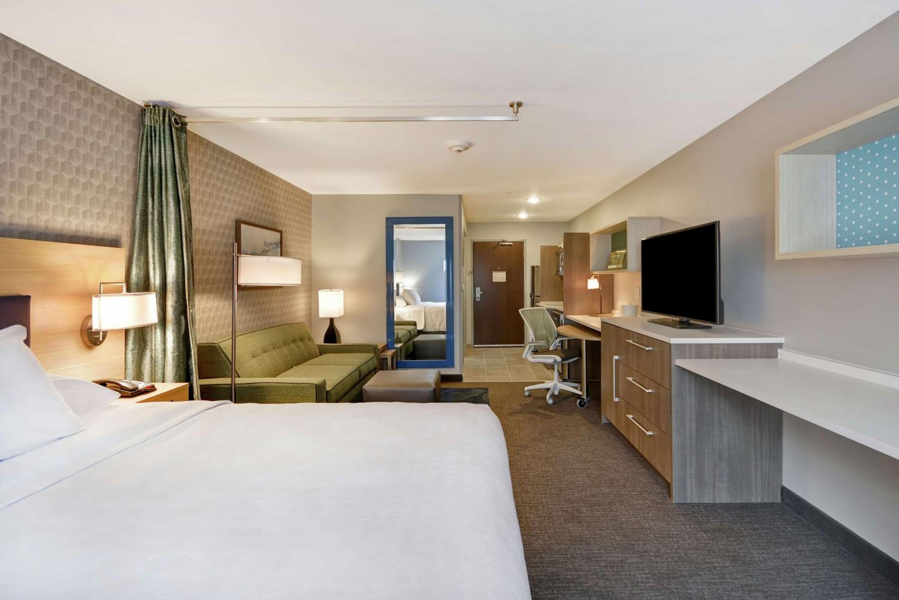 King Studio Suite - Non-Smoking