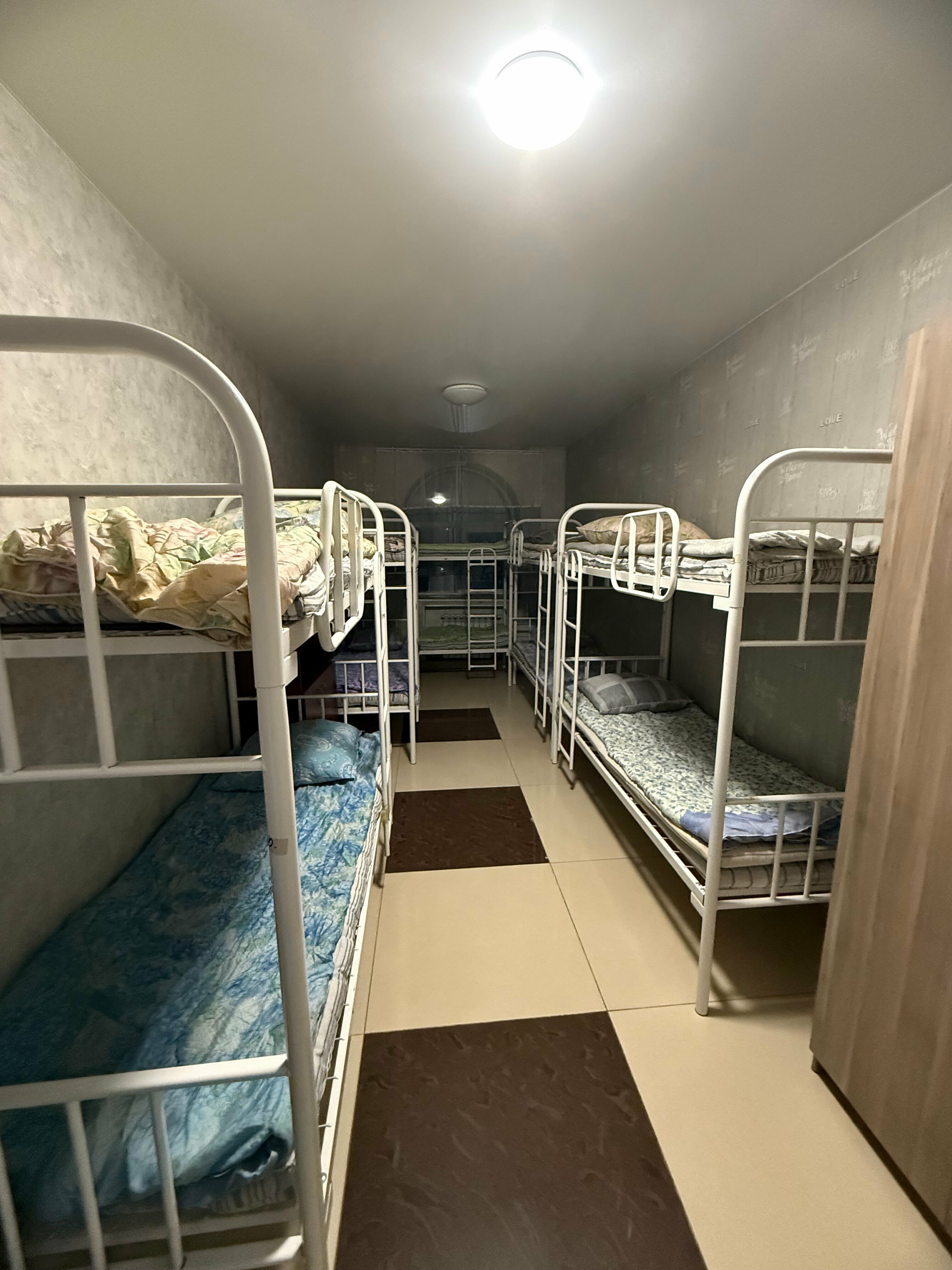 Общий 10-местный номер для мужчин