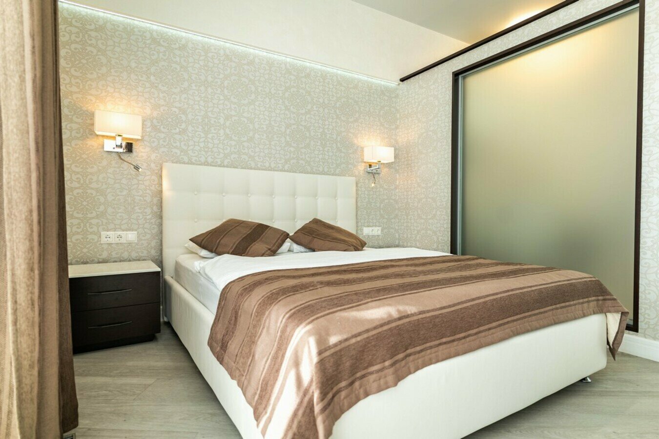 Дизайнерский апартамент с балконом! Пляж и набережная в 5 минутах! Центр Сочи!