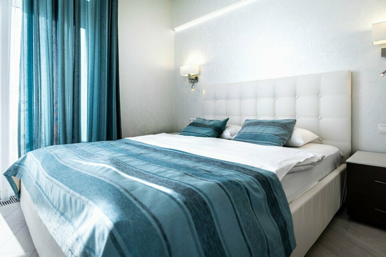 Дизайнерская студия с балконом! Пляж и набережная в 5 минутах!