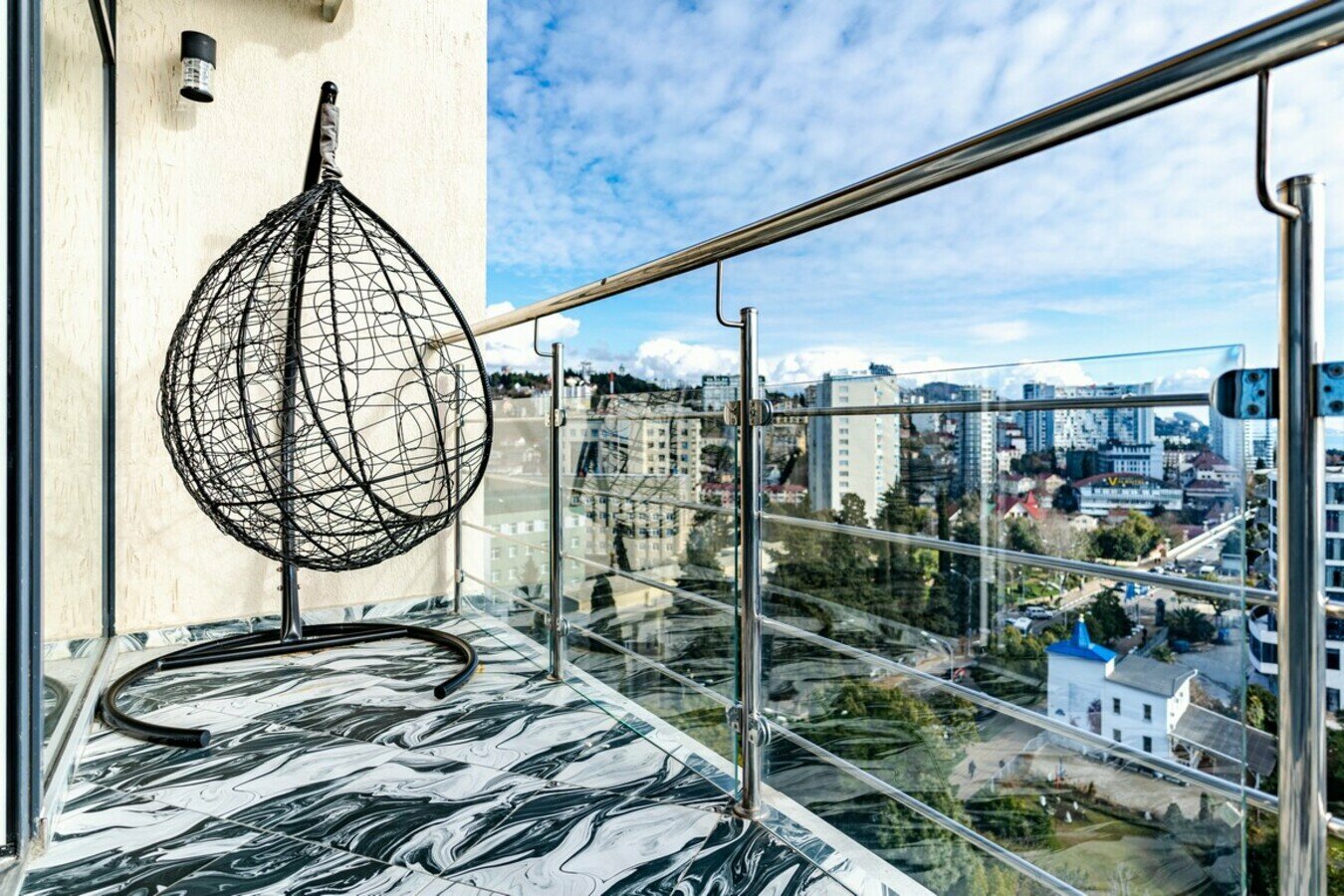 Трехкомнатный люкс с балконом в центре Сочи! Вид на море! Набережная и пляж в 5 минутах!