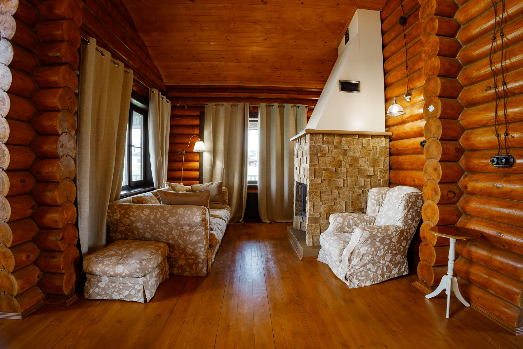 Дом из сруба №12 с камином для 4-6 гостей