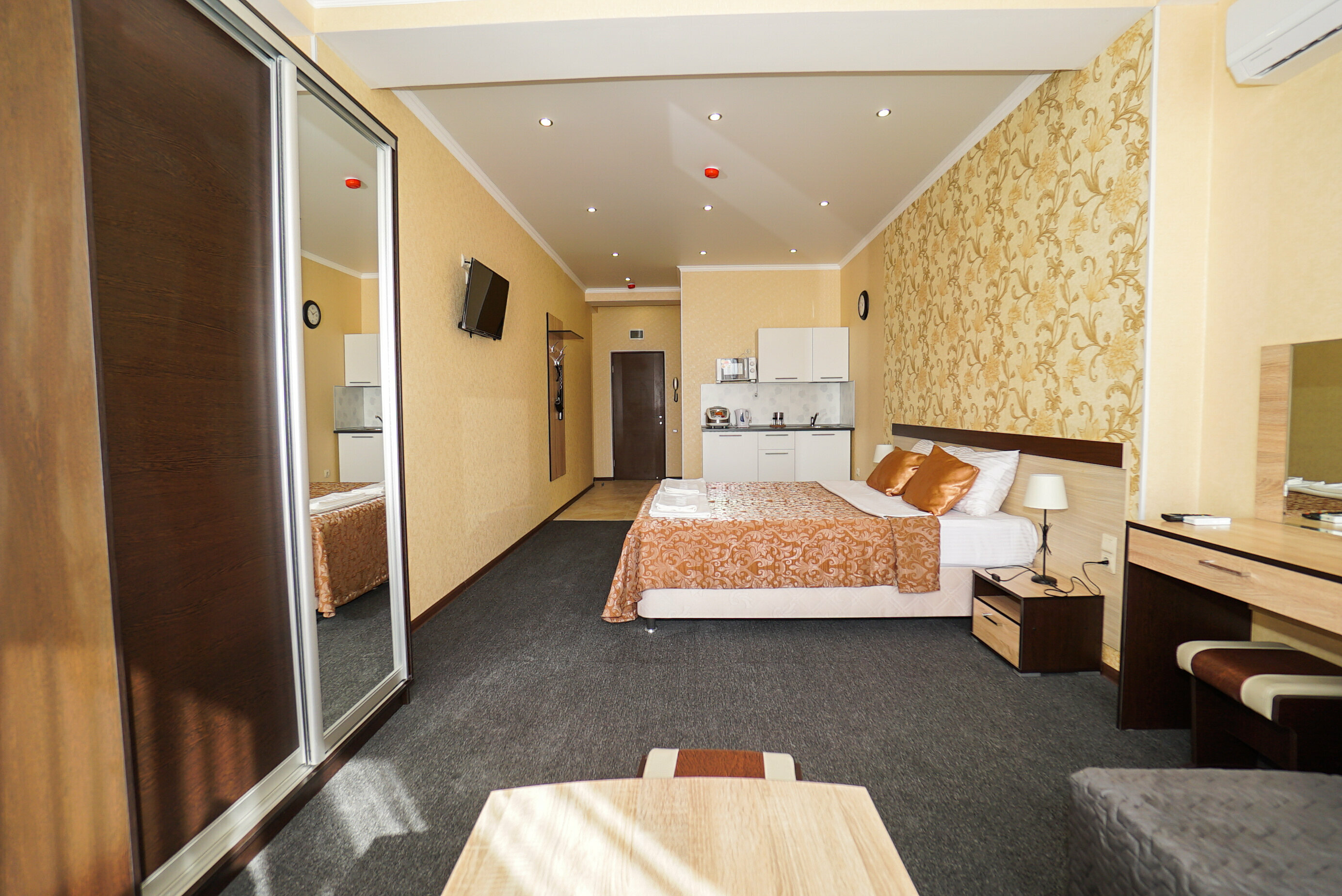 Cтудия 3-х местная с балконом I корпус