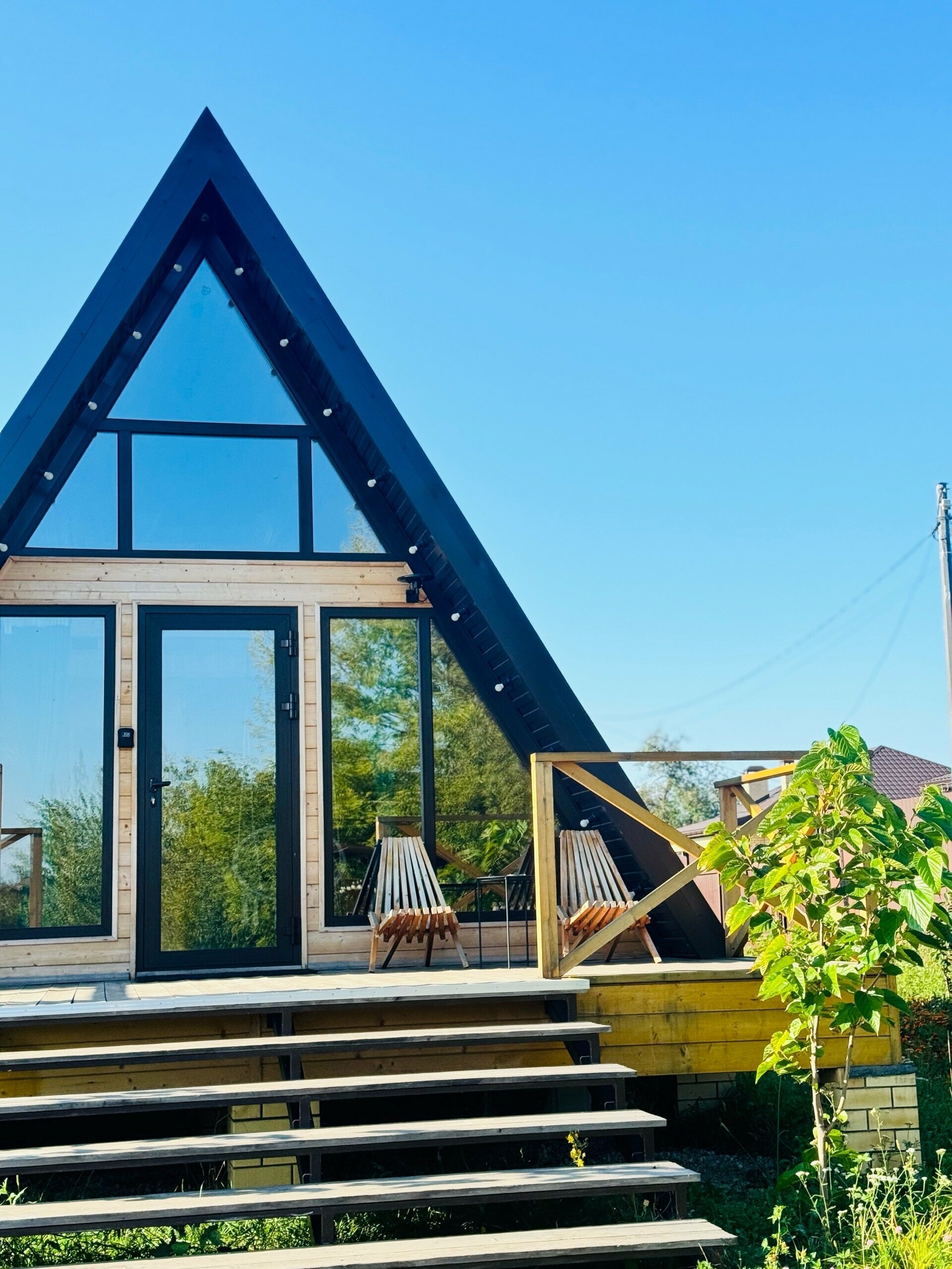 Дом треугольником