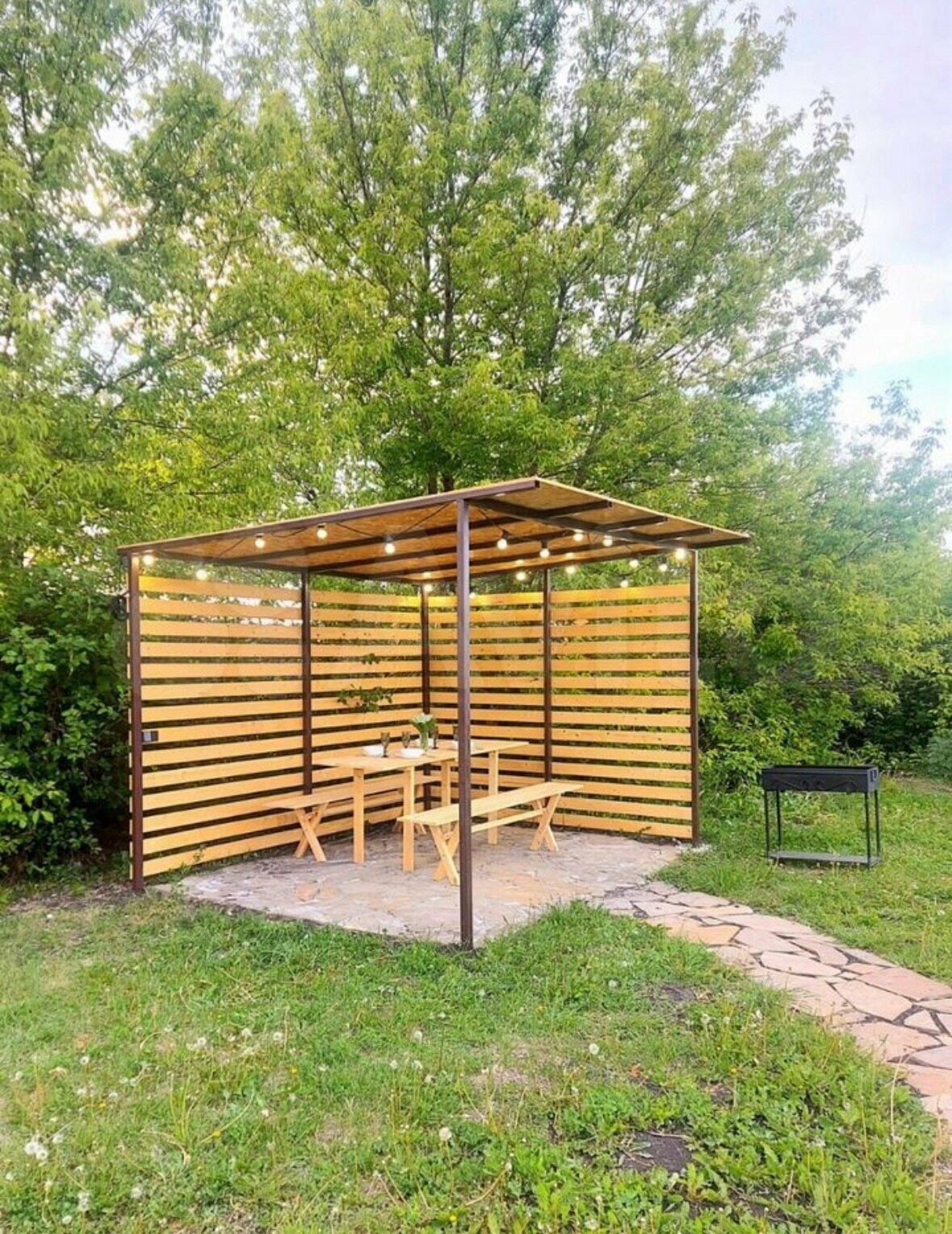 Дом треугольником