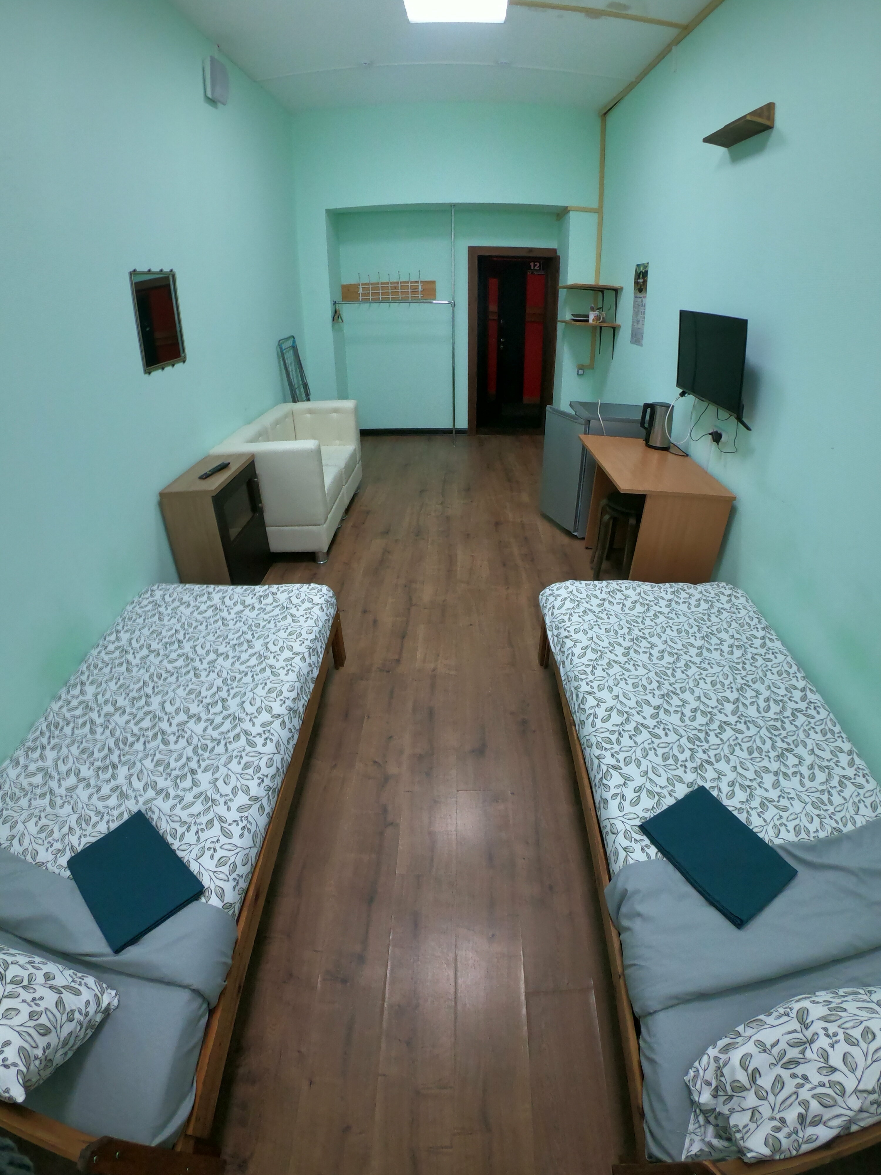 Двухместный номер с 2 отдельными кроватями и окном