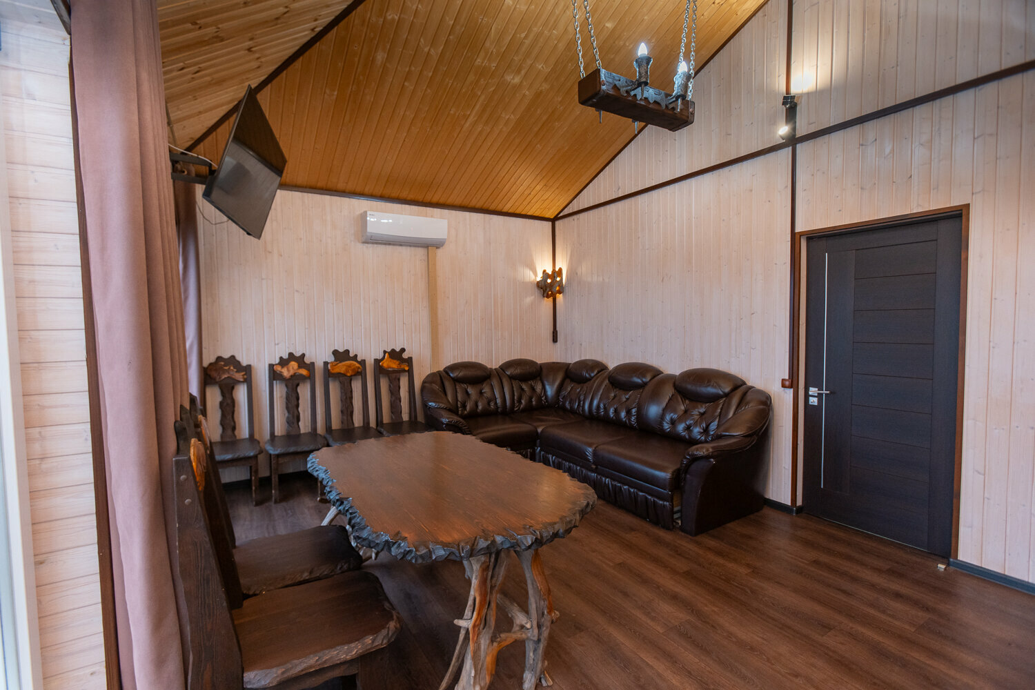 Улучшенный четырехместный номер