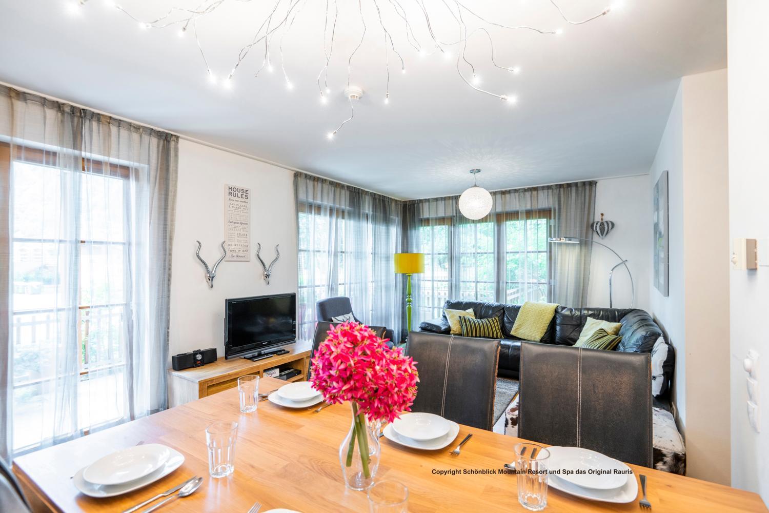 Three-Bedroom Apartmen with Sofa Bed