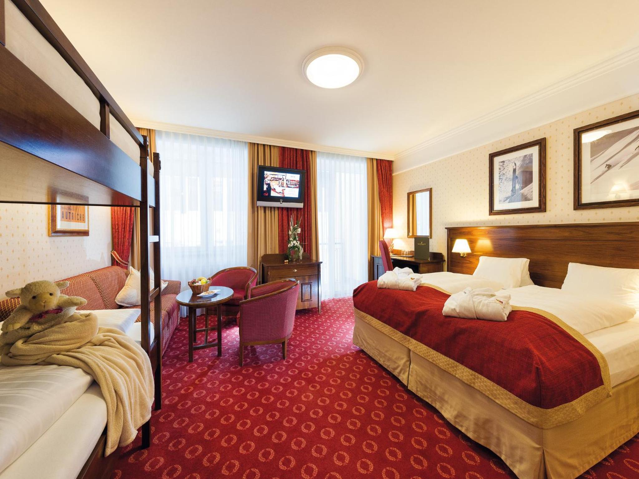 Comfort Family Room (2 Adults + 2 Children)