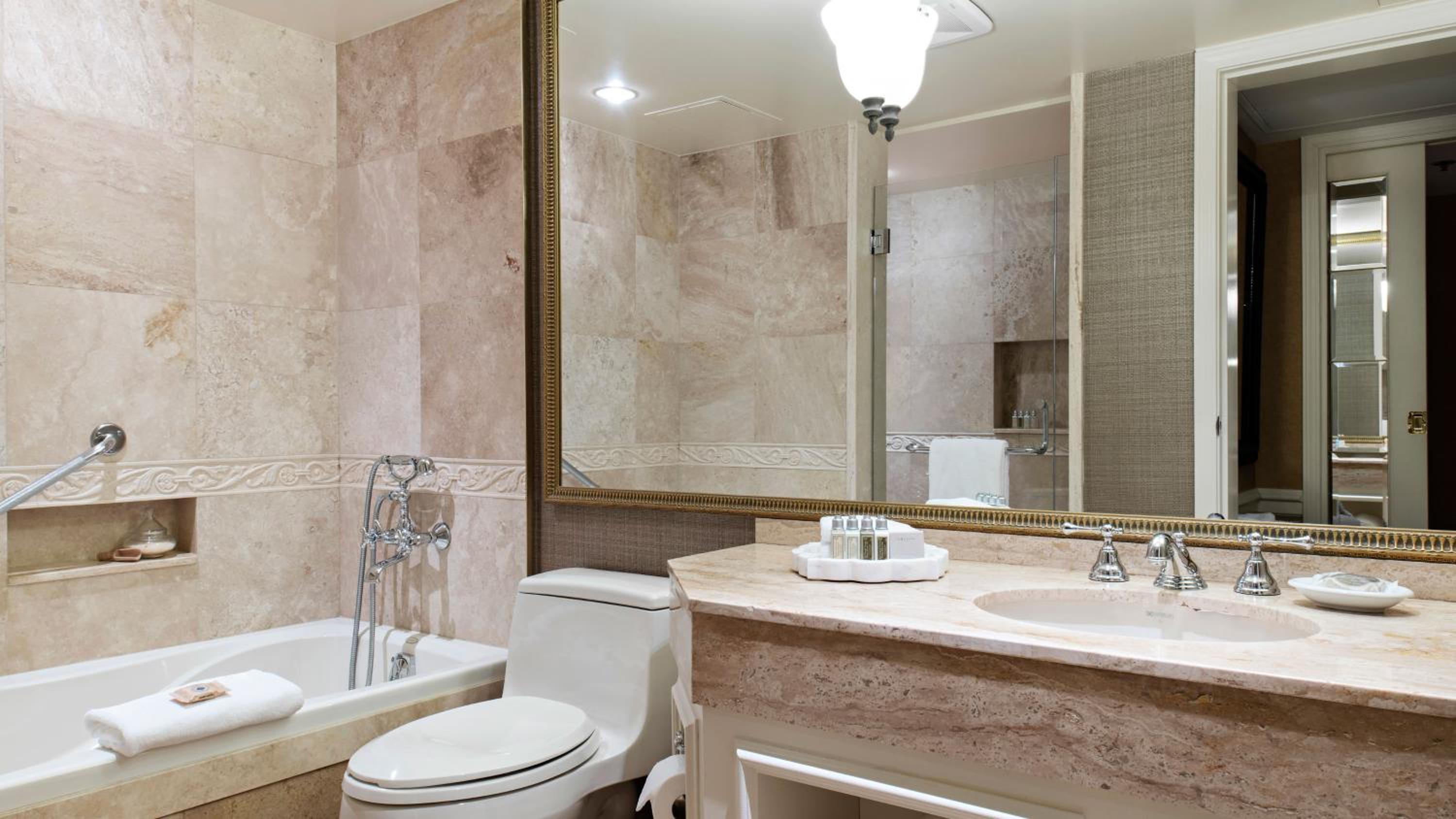 One-Bedroom King Suite