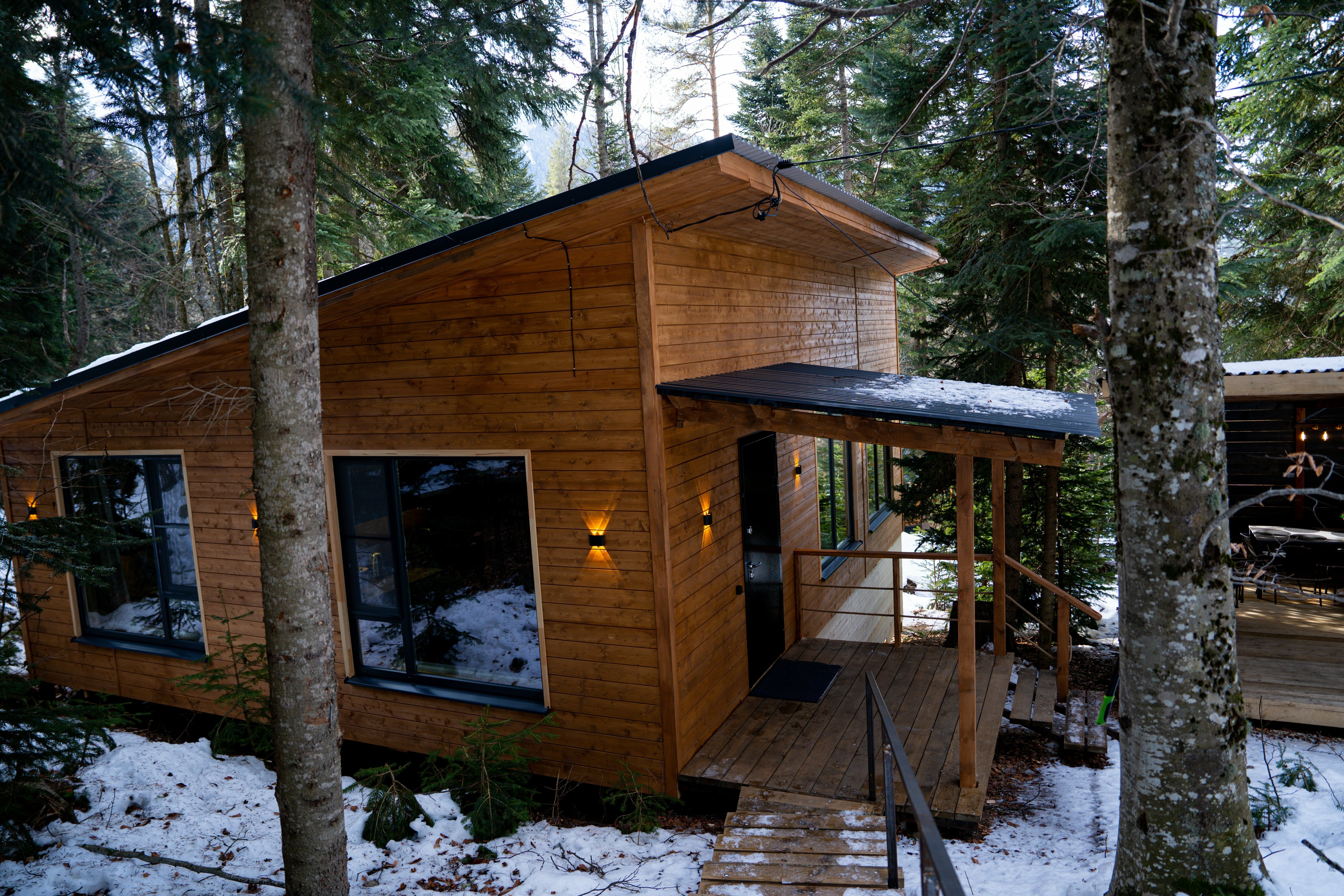 Шестиместный люкс с беседкой и мангальной зоной