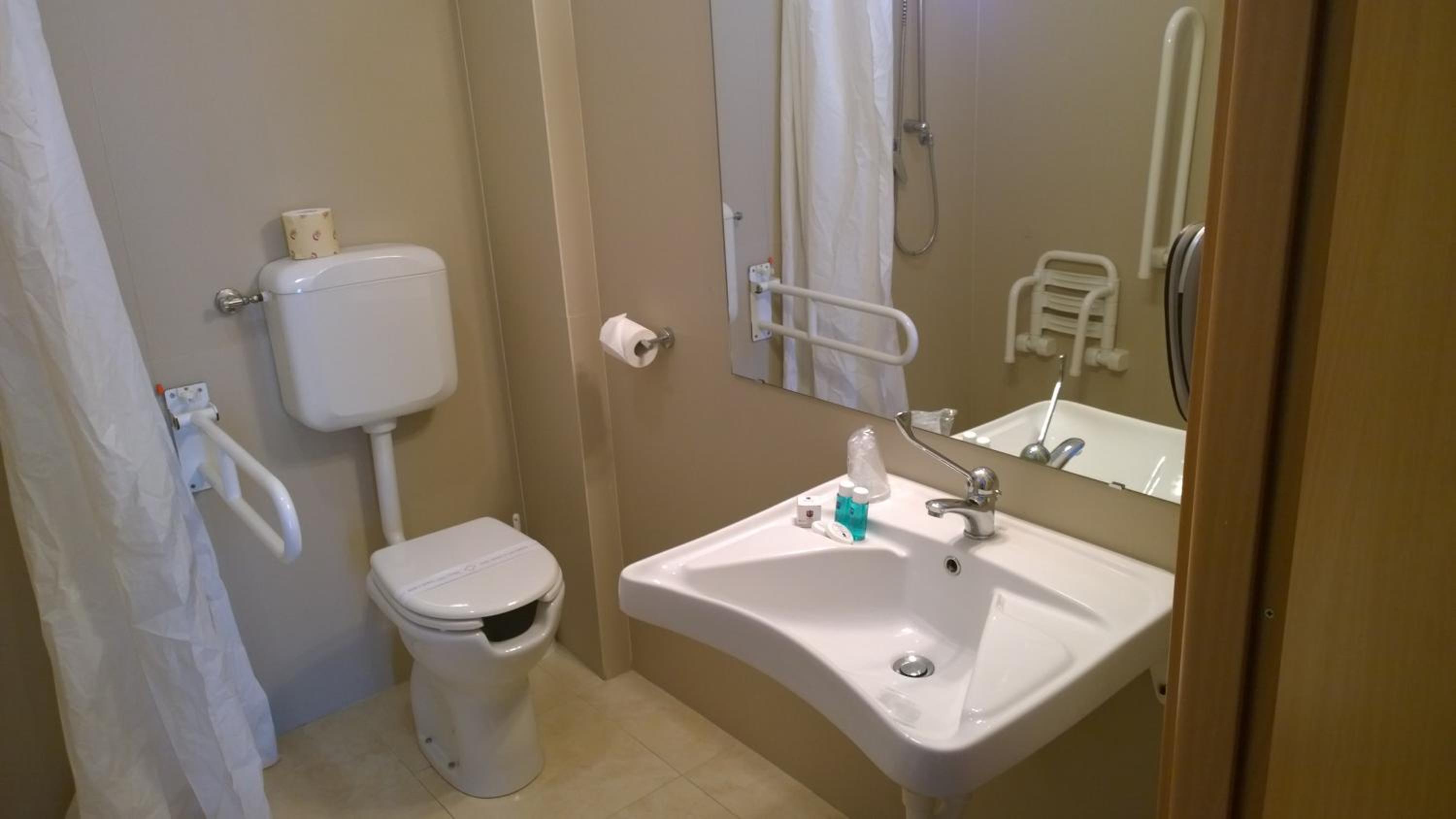 Double or Twin Room - Disability Access