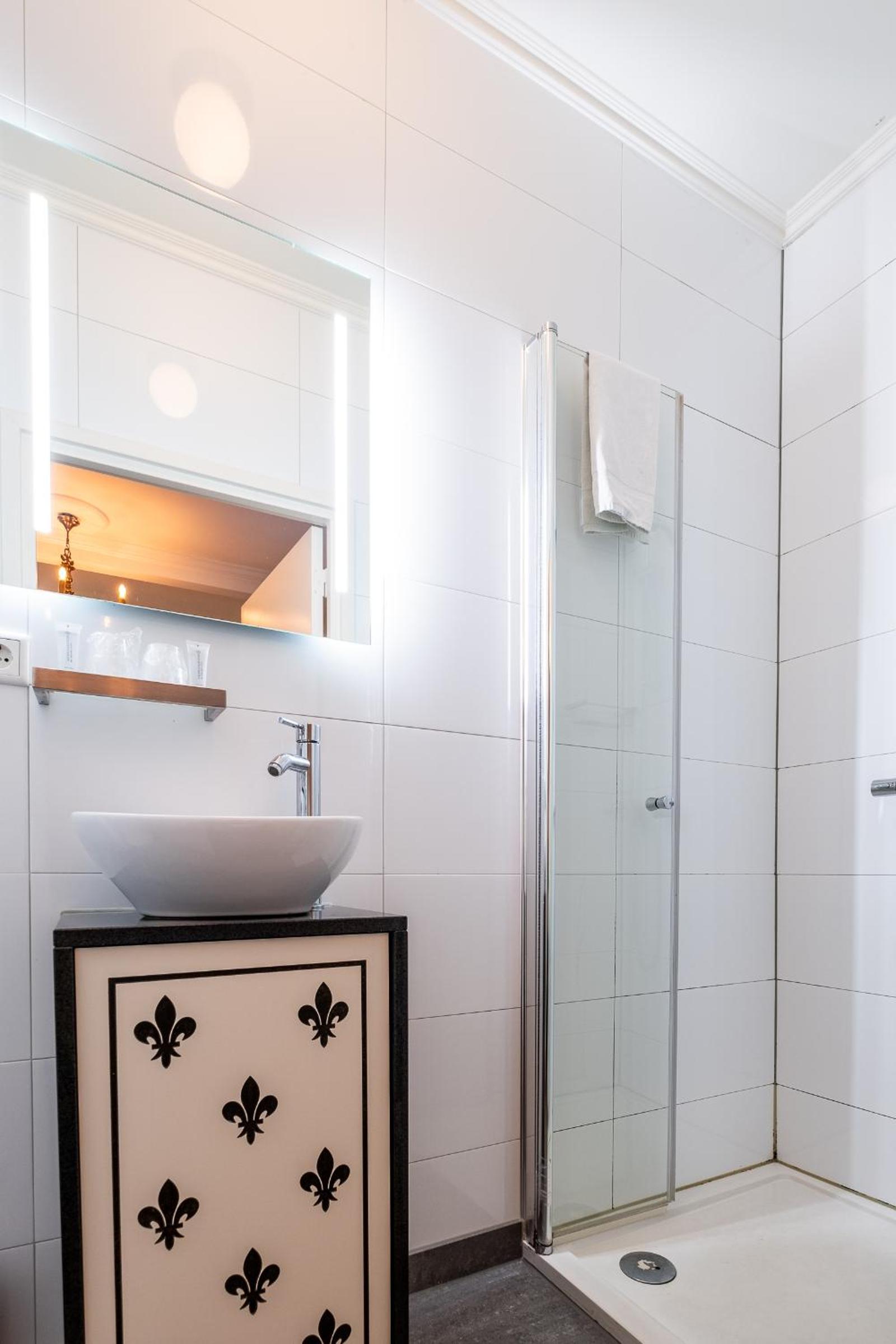 Standard Double Room with Private Bathroom