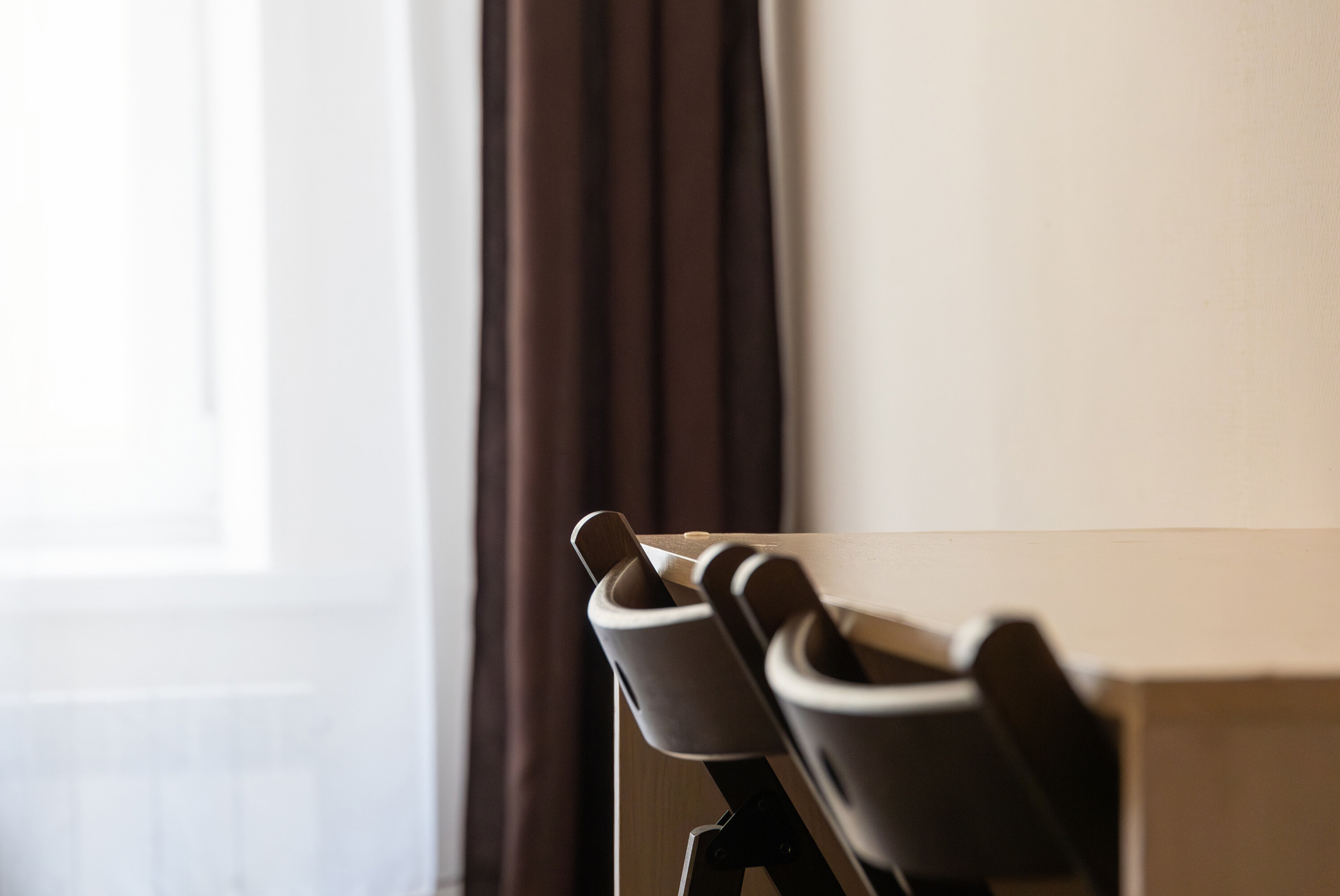 Трехместный номер эконом-класса с общей ванной комнатой