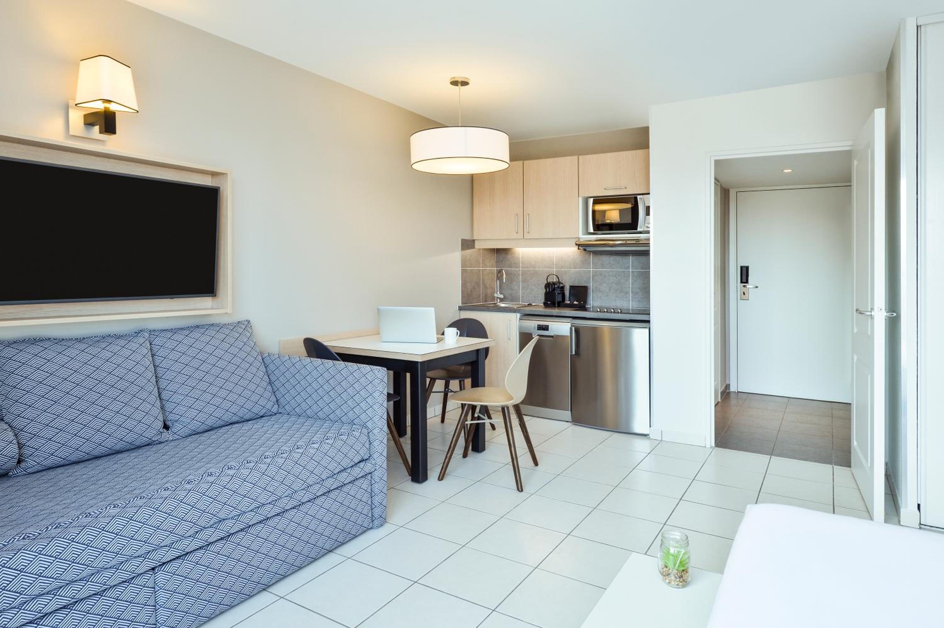 Superior Studio (3 Adults)