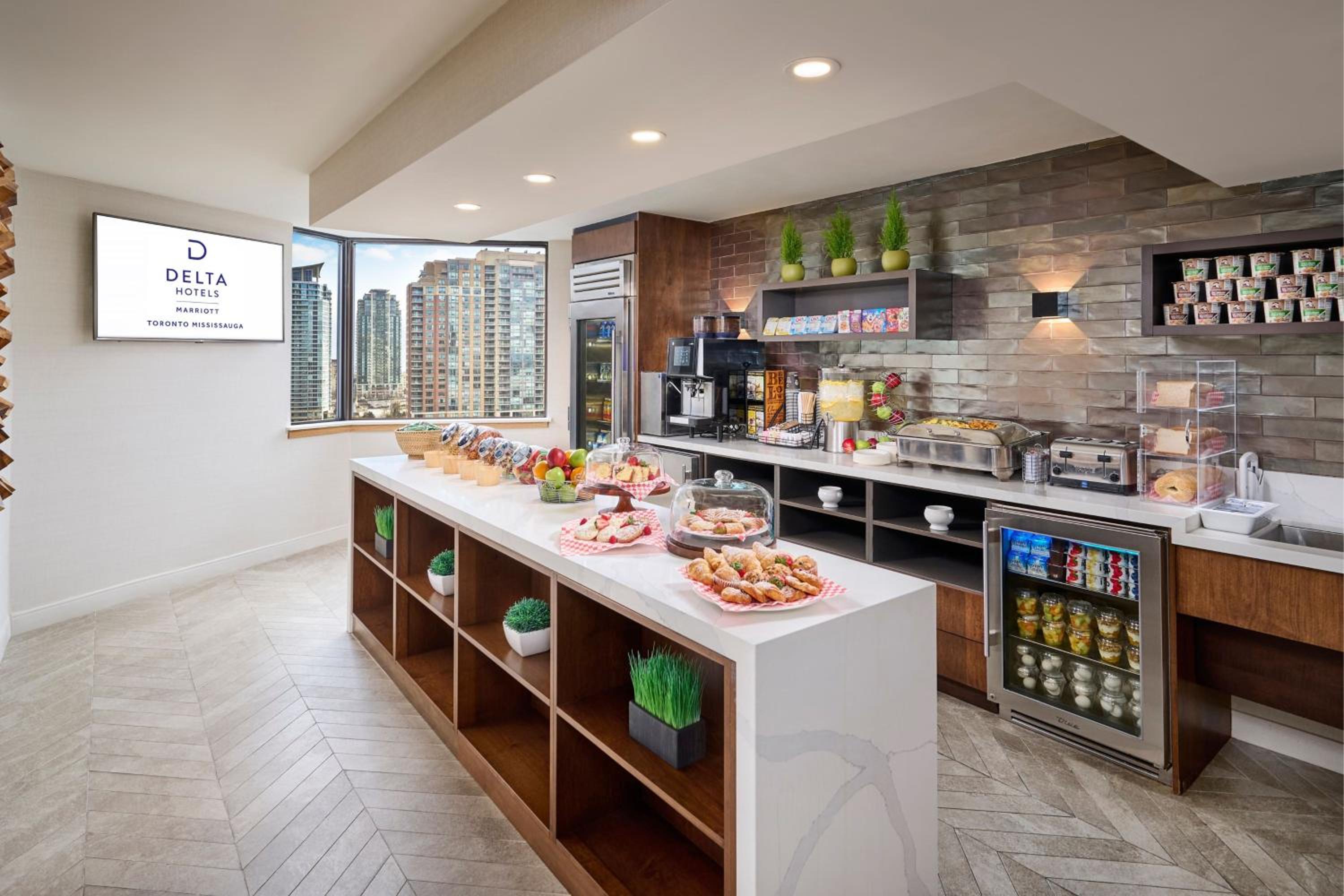 Deluxe Queen Room - Club Lounge Access