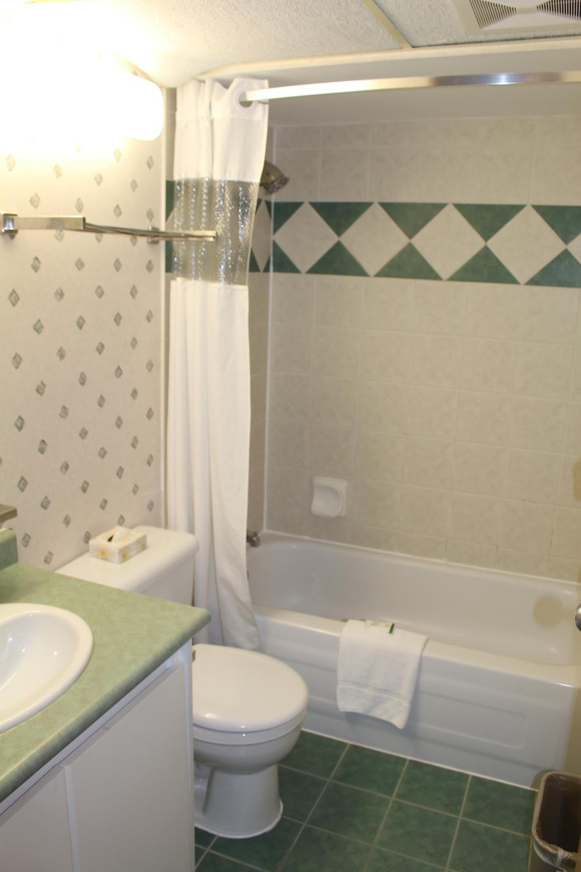Queen Room with Two Queen Beds with Kitchenette